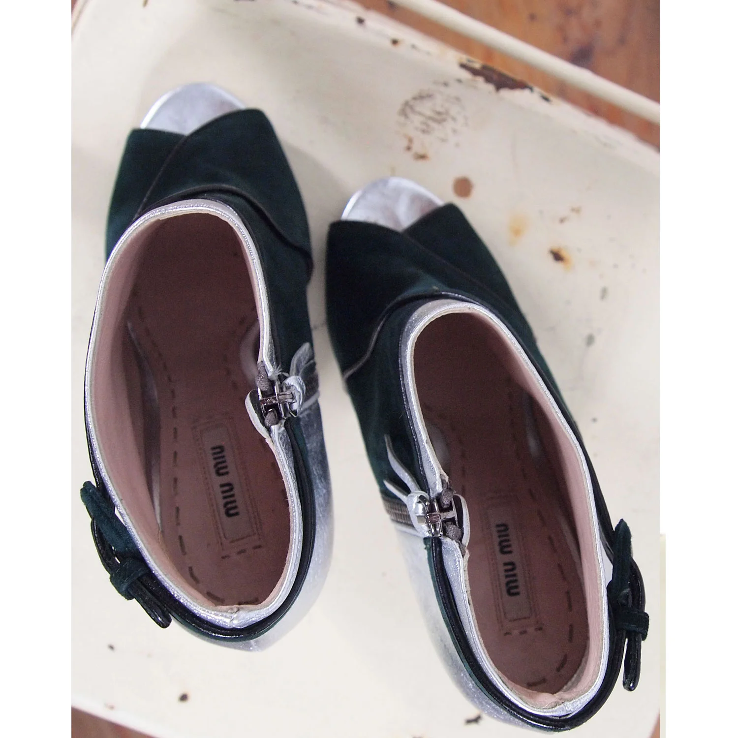 miu-miu-peep-toe-silver-leather-ziper-buckle-suede-two-tone.jpg