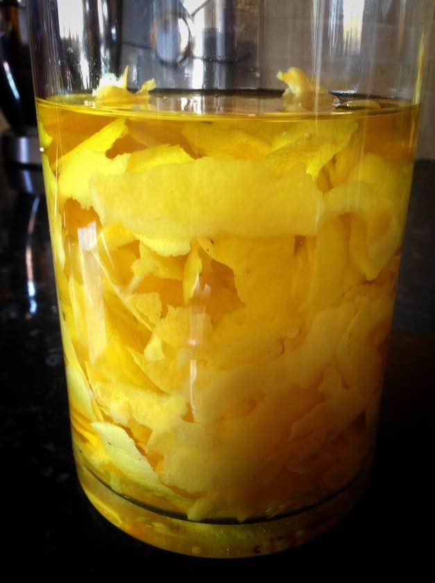 Macerate in alcohol for 3-6 days