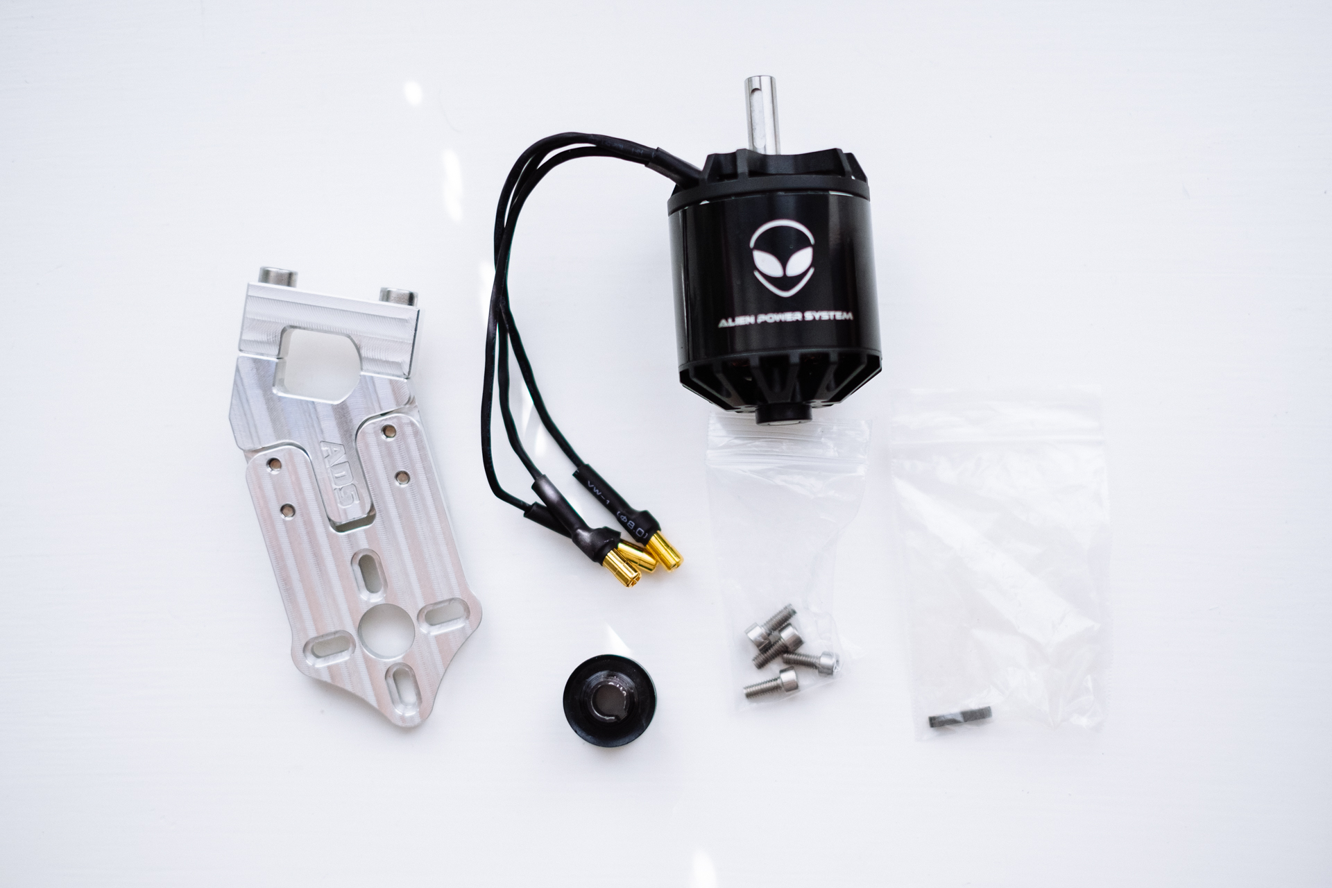 Alien Drive System motor mount for Caliber trucks and Alien Power System 2,2kw motor