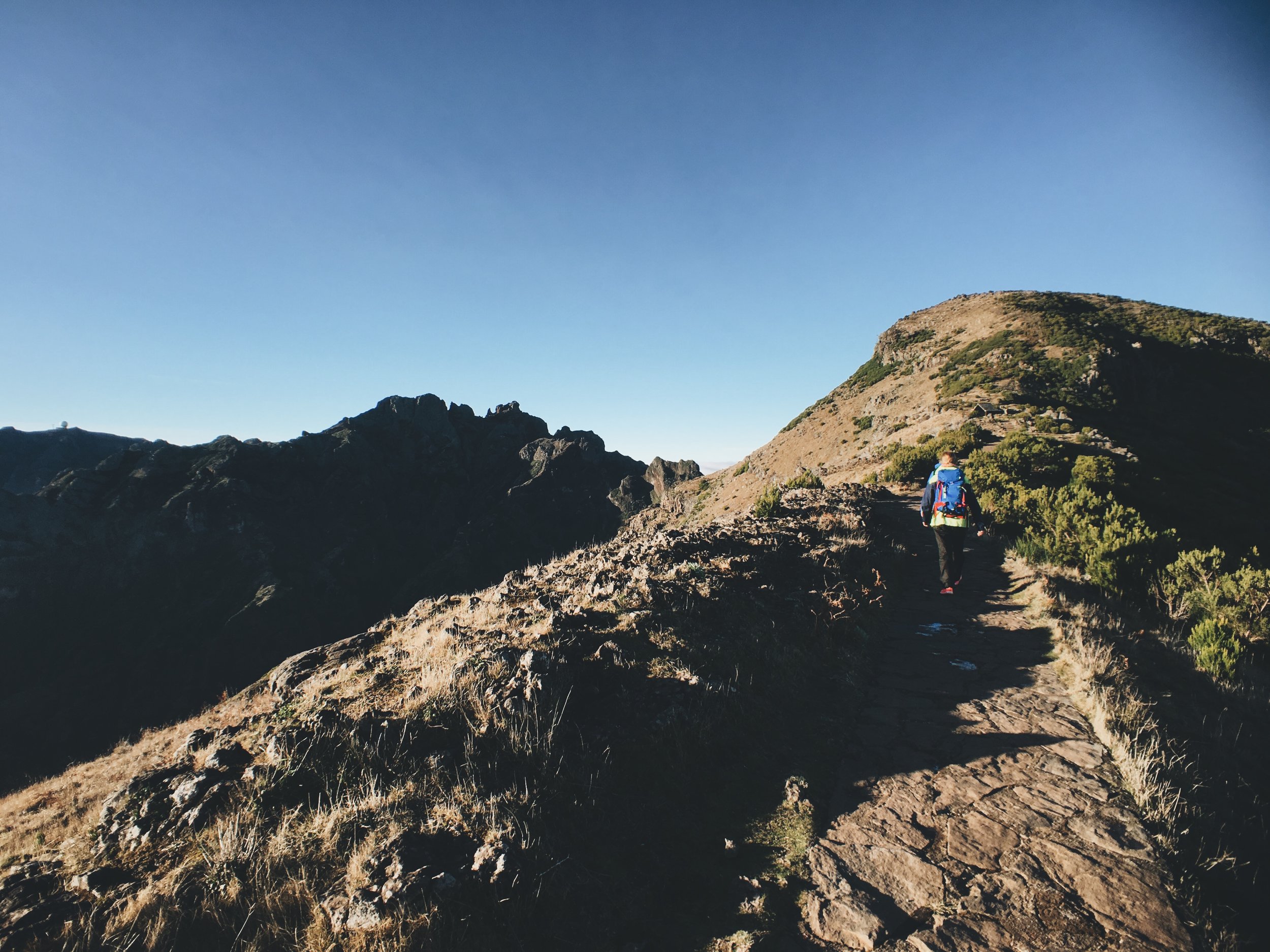 The hike from the Achado do Teixeira to the Pico Ruivo is paved