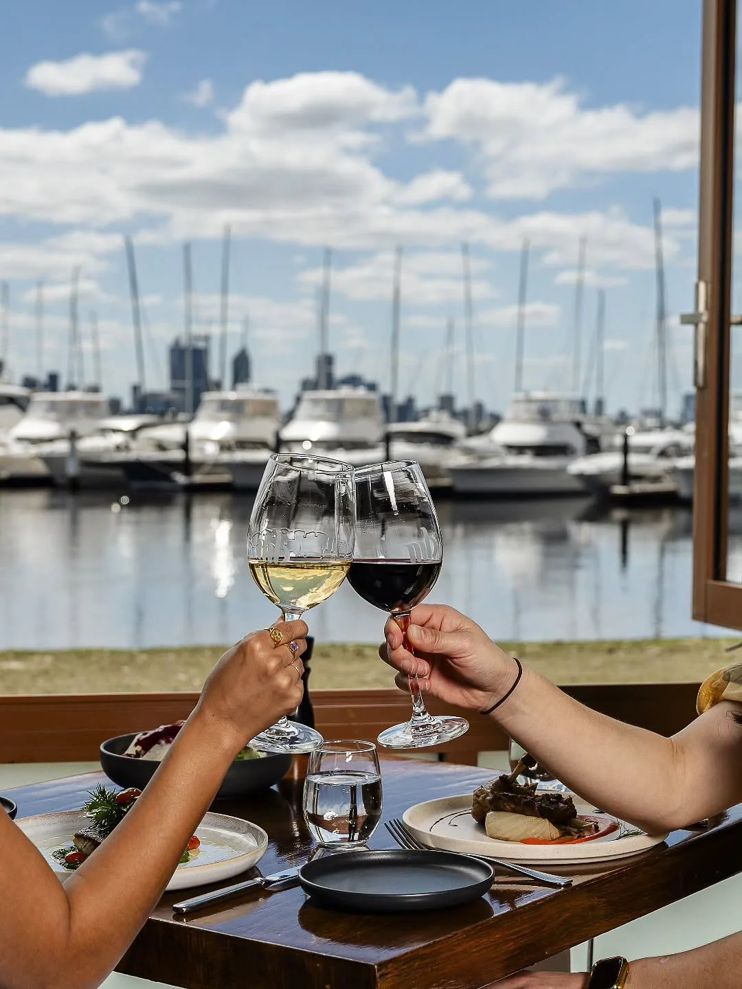 There’s nothing quite like settling into a long lunch by the river... where the food, wine and atmosphere do all the talking.
We’re open for lunch Thursday through Sunday, giving you the perfect excuse to slow down, unwind and savour the