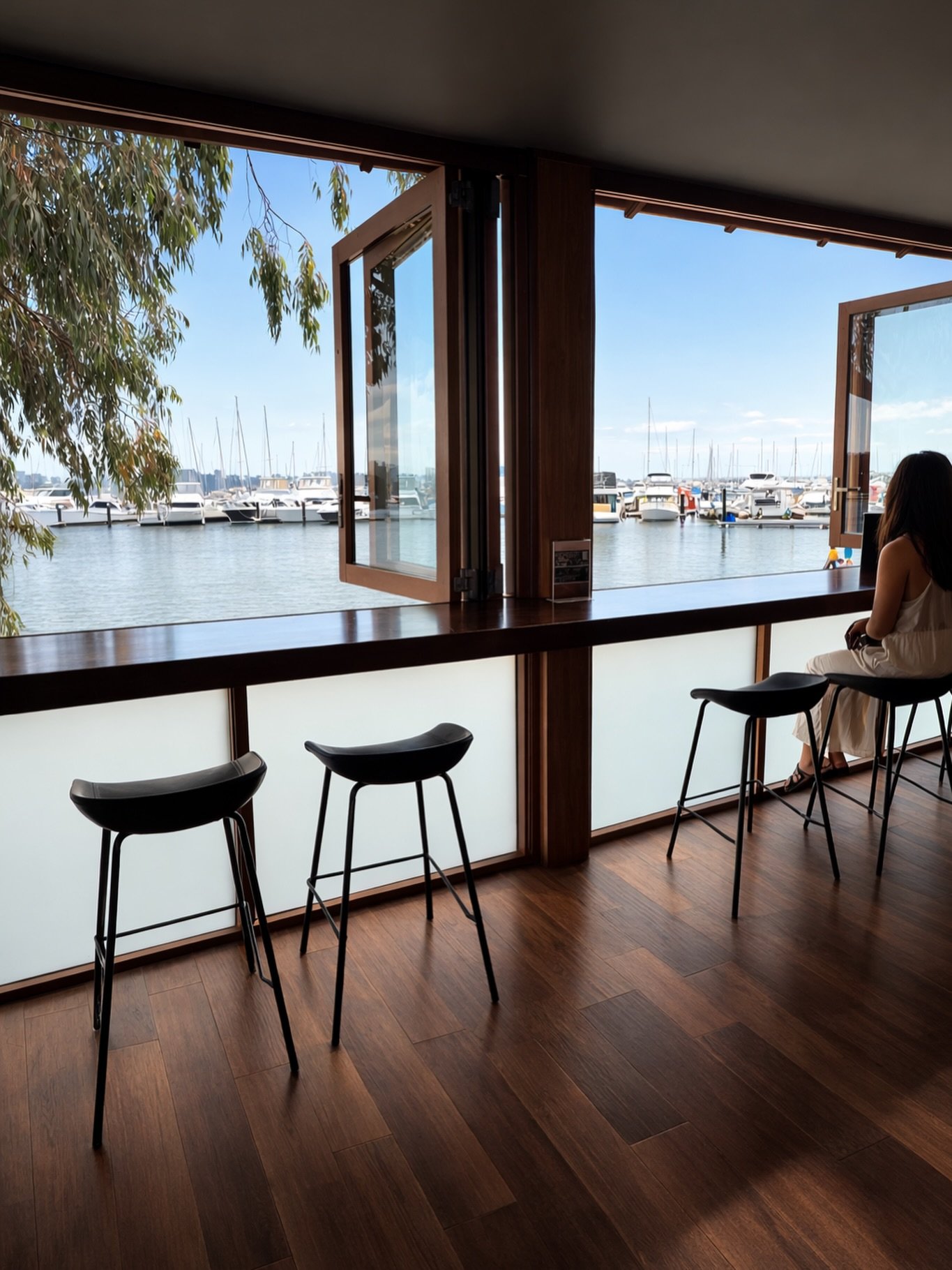 Mondays are hard. Cocktails on the river make them easier🍹

Pull up a stool, watch the water and let the week float on by.​​​​​​​