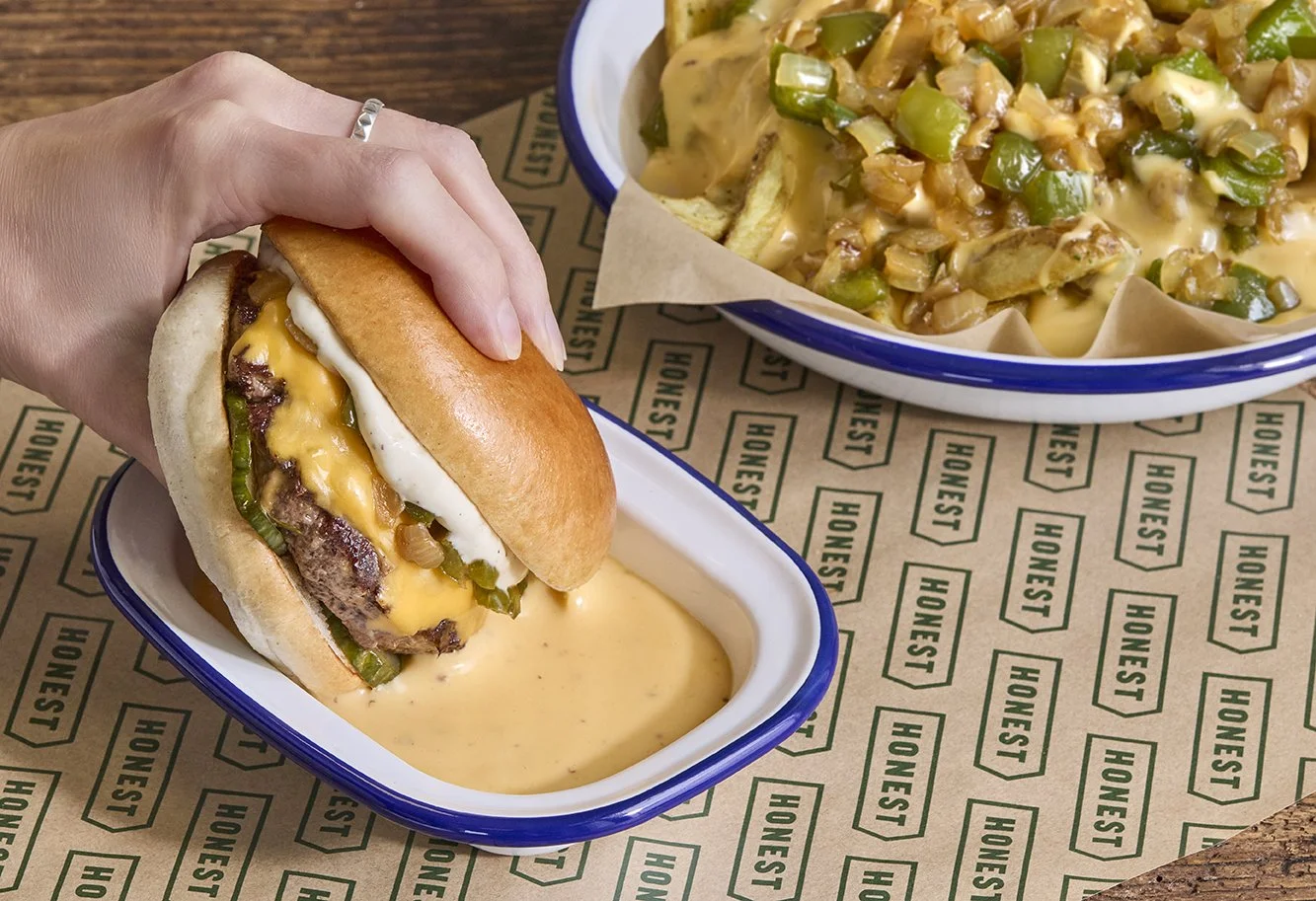 PHILLY_CHEESE_HONEST_DUNK_CHEESE_FRIES_SOFT_FOCUS_JPEG72.jpg
