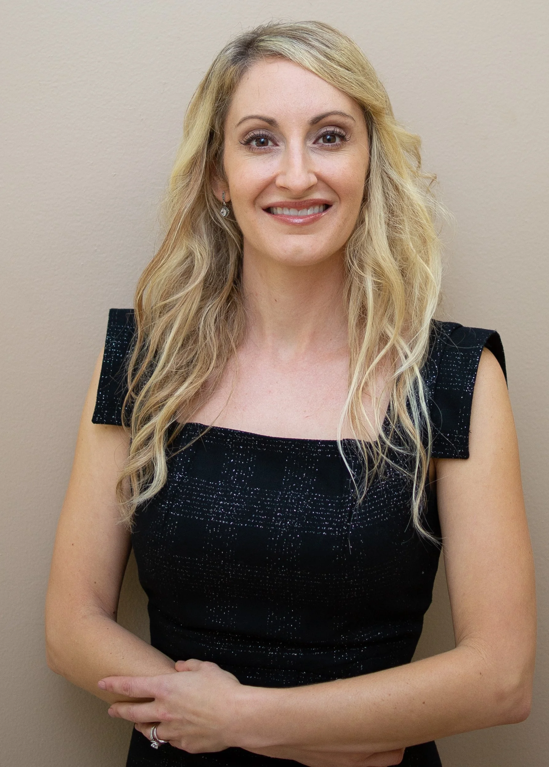 Diana Hammond, M.A. Applied Linguistics & TESOL ON Language Full-Time English Language Teacher Diana was born and raised in sunny South Florida. After studying Italian and Humanities at Florida Atlantic University, Diana succumbed to wanderlust. What ensued was a five year stint of traveling the world and teaching English as a Foreign Language. Diana taught English in Thailand, Turkey and Slovakia. During this time, she developed a strong sense of devotion to teaching international students and working on designing engaging techniques to boost students’ connection to their learning. After returning to the United States, Diana became an AmeriCorps Fellow in Oregon, where she built a service learning program model for higher education. In 2018, Diana decided it was time to pursue a Master’s Degree in Applied Linguistics and Teaching English as a Second Language. She graduated from Georgia State University’s program in 2019 with specialties in teaching English for Academic Purposes (EAP) and English for Specific Purposes (ESP), particularly focusing on legal English and corpus linguistics research. Diana is now beginning to feel at home in Gainesville after joining ON Language in the summer of 2019 and plans to put down solid roots in Northeast Georgia. When she is not teaching, Diana enjoys spending quality time with her South African husband, cooking tasty meals and sharing them with friends and family, playing the piano, hiking, and gardening.
