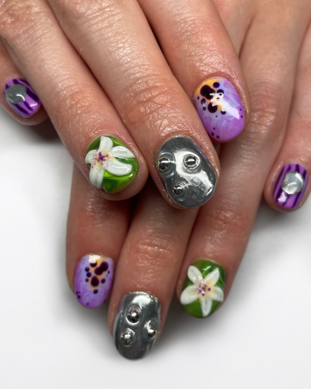 Summer solstice &amp; other things ☀️ 

1. oil your cuticles 
2. poolside goth
3. fit &amp; feral training 
4. eat more fruit 
5. don&rsquo;t f cops
6. soup of the day
7. get more sleep
8. pet a dog
9. find ur ppl
10. join the nail list

💜🧿