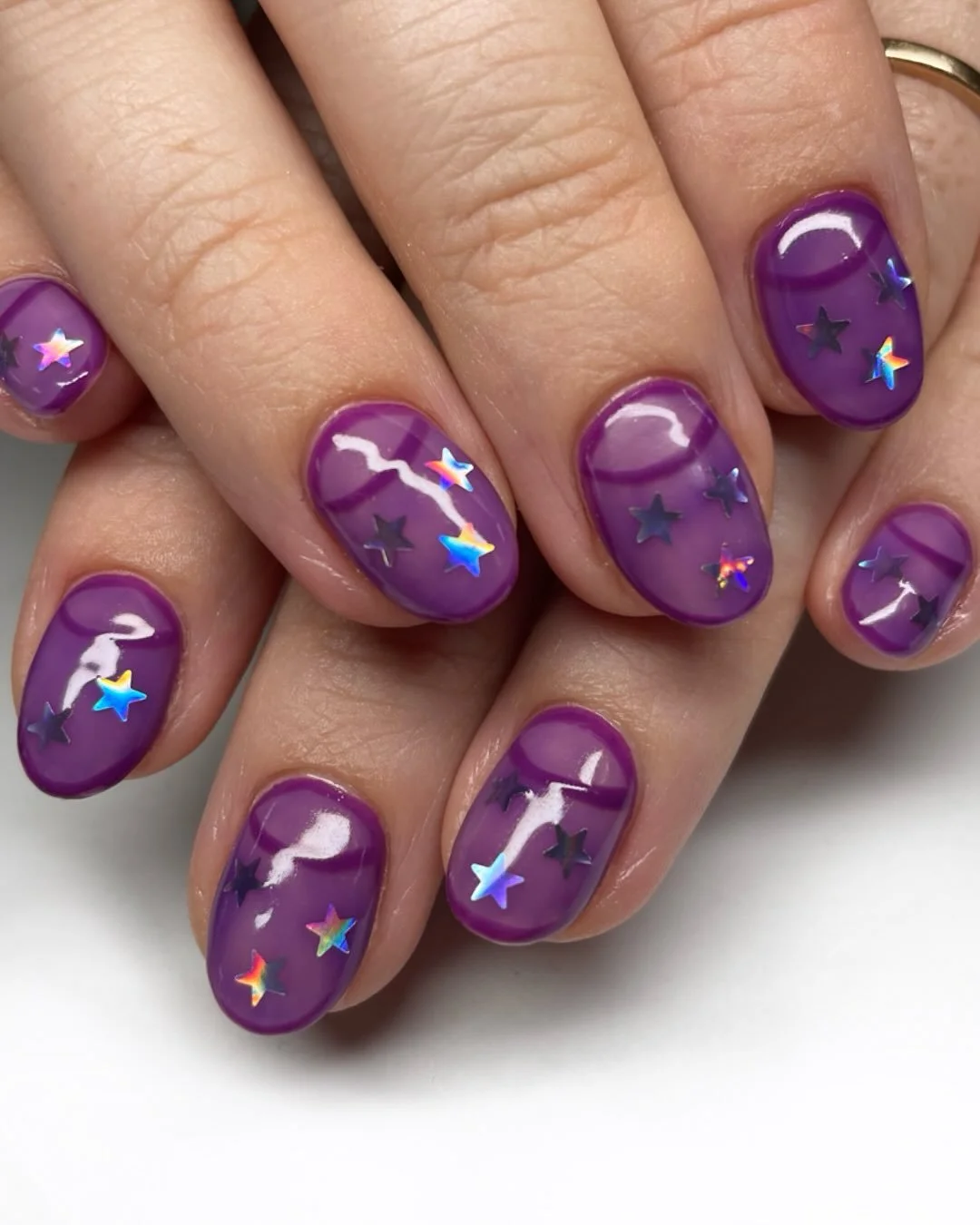 End of august &amp; other things 🫶🏻

1. oil your cuticles
2. soup of the day
3. fairwell garden
4. fairwell berlin
5. thumbs 
6. goals
7. fairwell sip!
8. the art of leaving early
9. after work walkies 
10. the nail list 

💜🧿