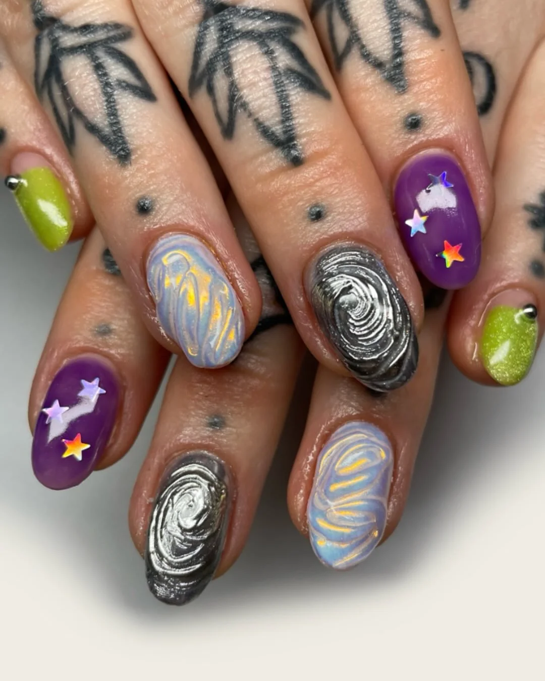 Scorpio szn &amp; other things

1. soup of the day
2. new big boi
3. paint drop
4. slut drop
5. print drop

💜🧿