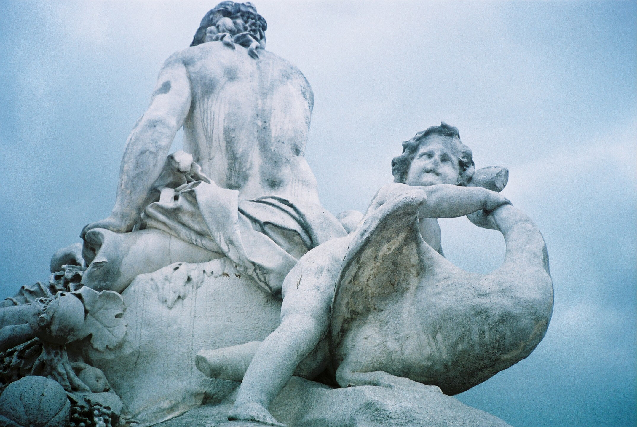 Tuileries statue.jpg