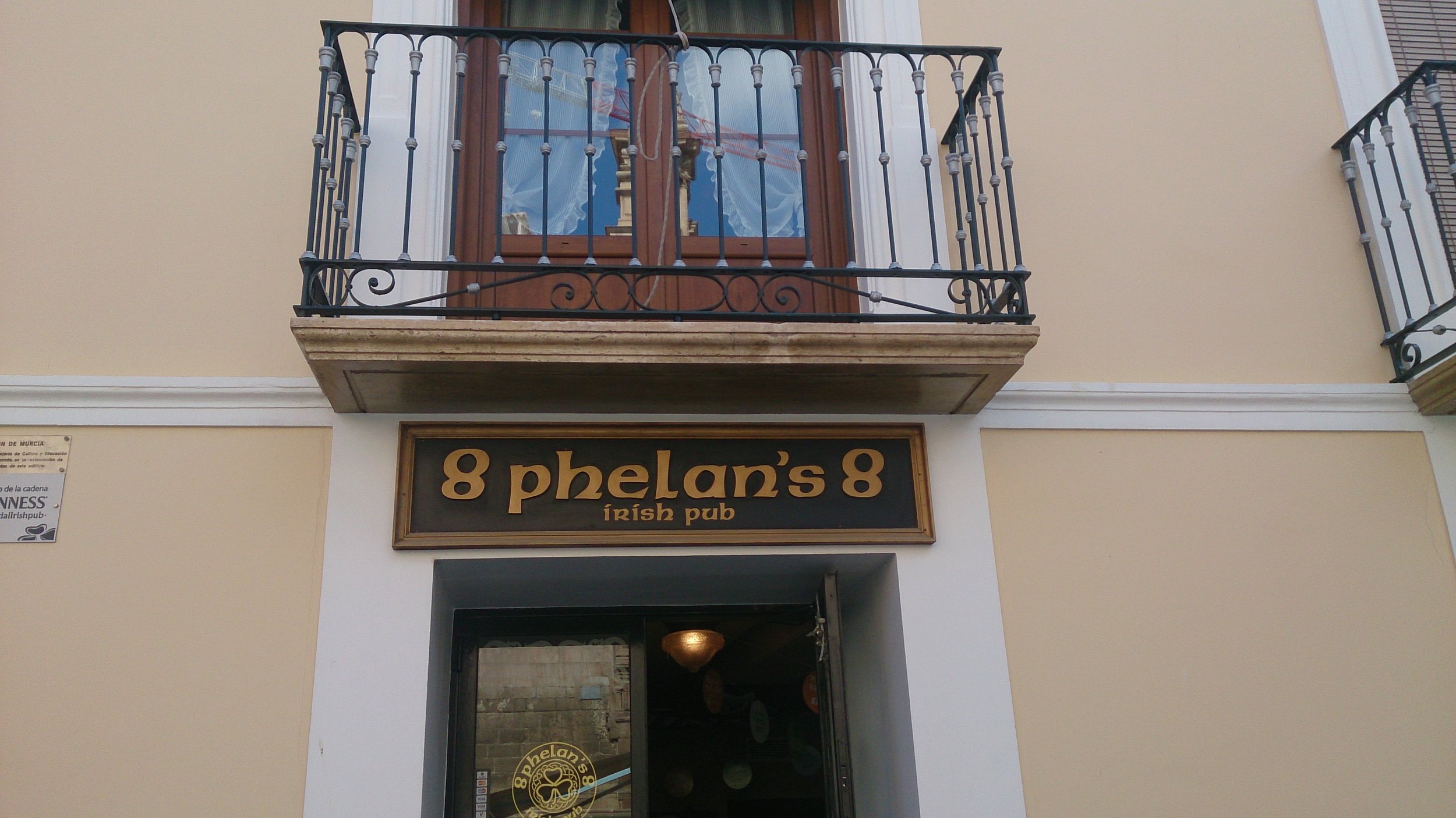 Where is Mr Phelan< I wonder...? Get your Guinness here. Lorca Irish pub.