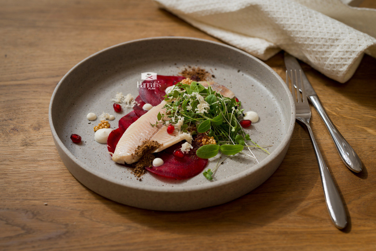 HannahsPlan_Catering_Dinner_RoteRübeForelle.jpg