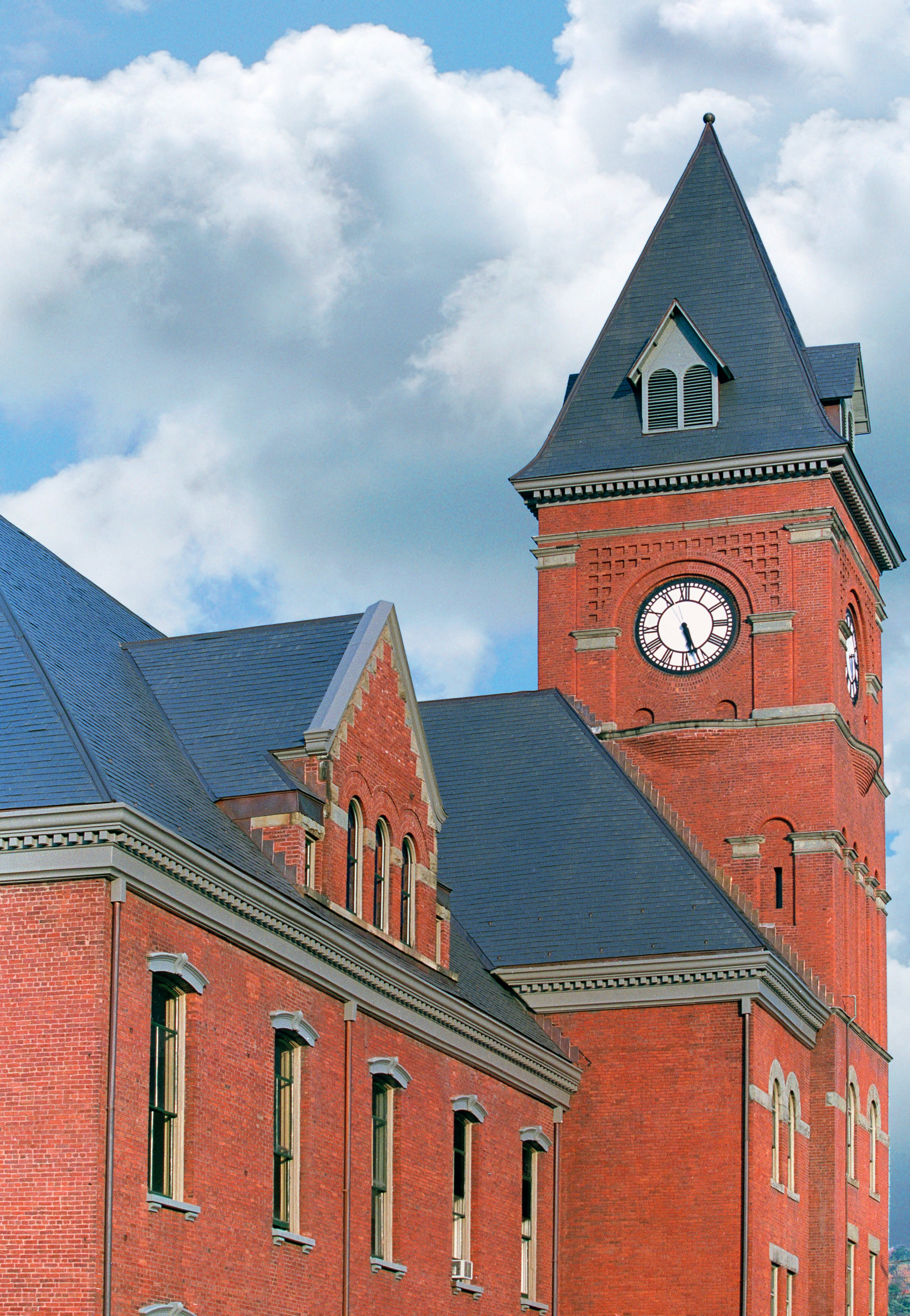 Carbondale City Hall and Court House