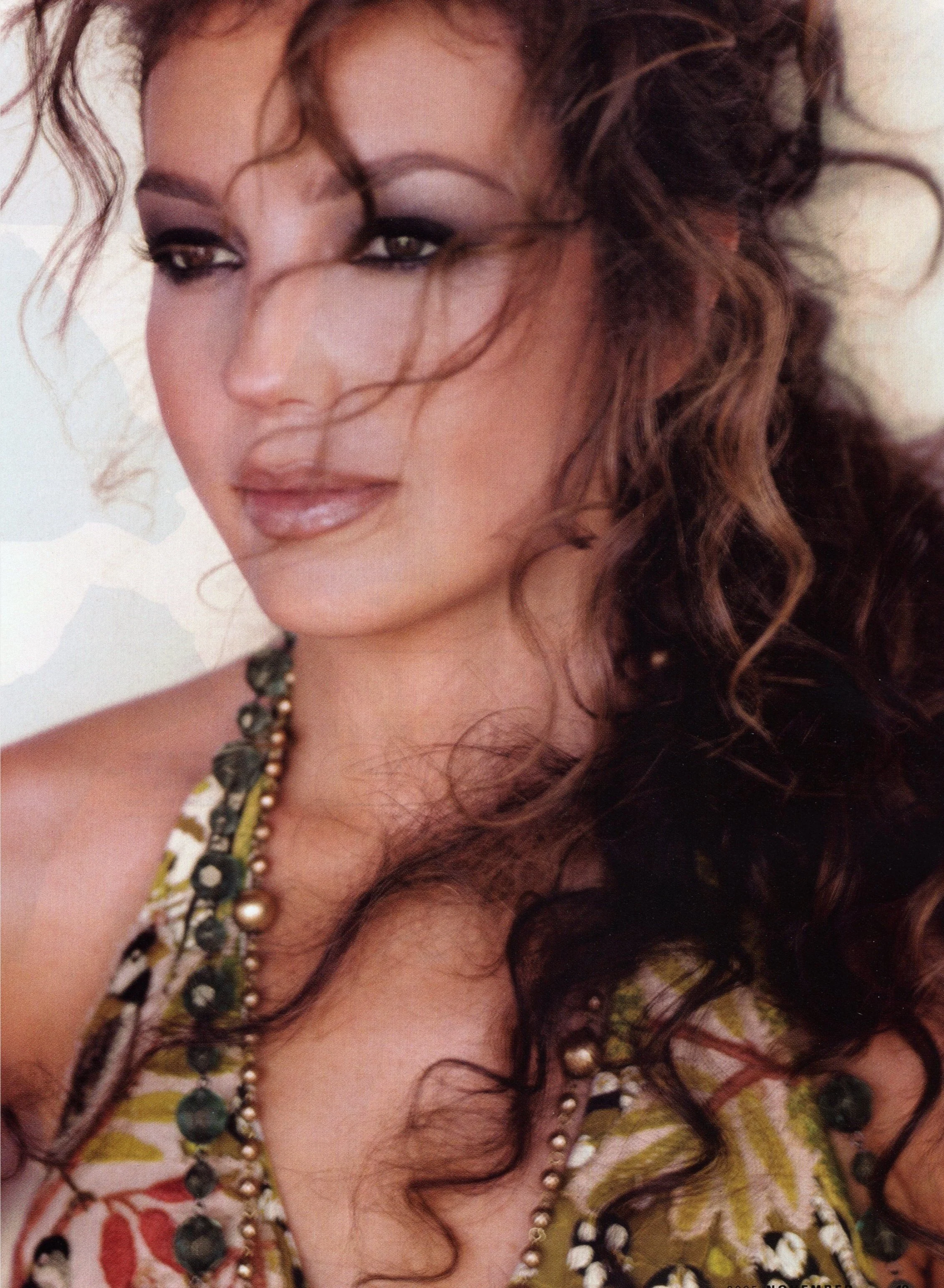  Thalia / InStyle Magazine 