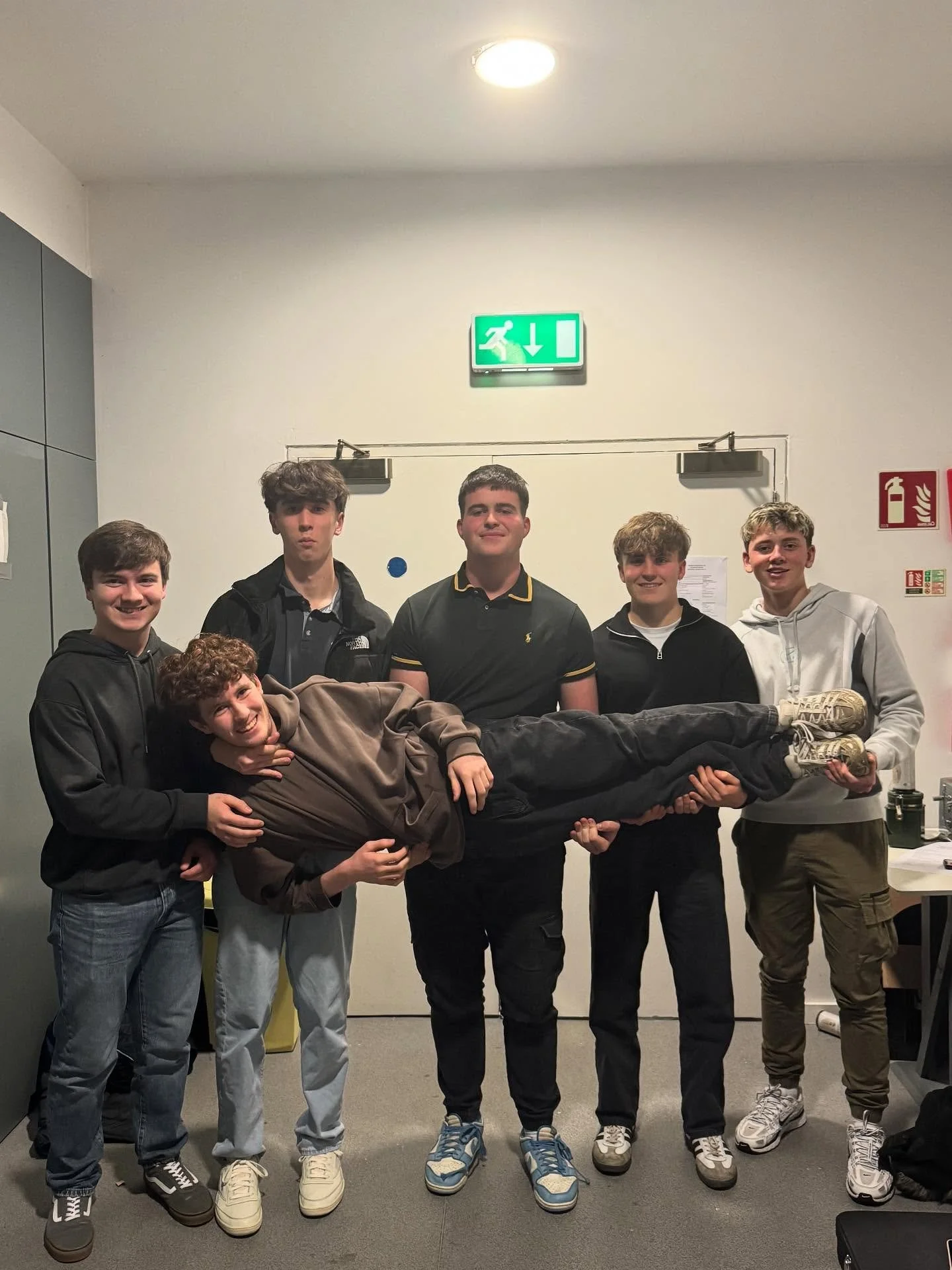 TTN #36 🫡

What a weekend at The Model for the Theme Night Academy!

We celebrated the &ldquo;Best of British&rdquo; across three incredible shows in front of hundreds of audience members on Friday, Saturday, and Sunday. By all accounts, it was a hu