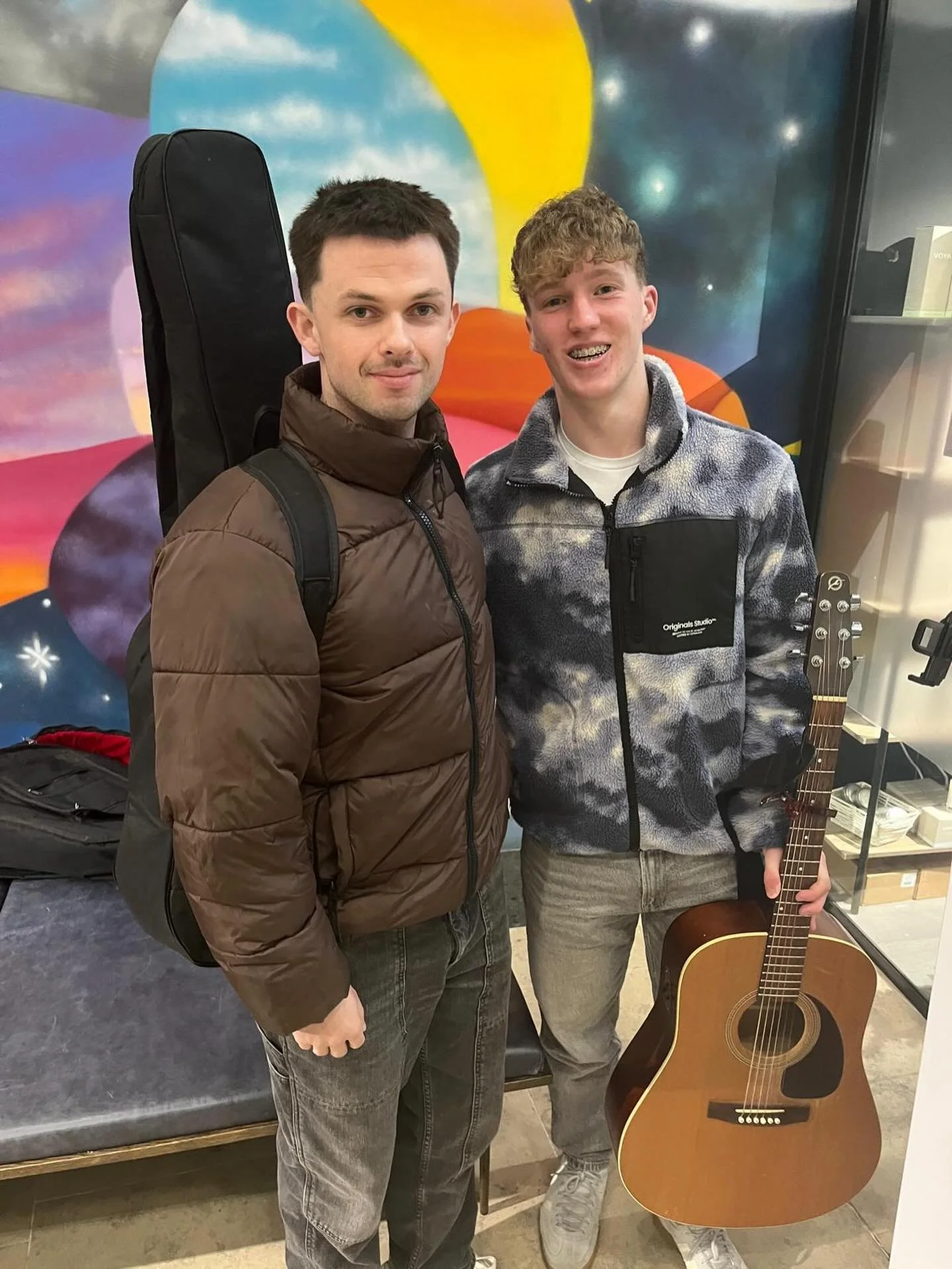 Getting into the Christmas spirit 🎄✨

Jack Courtenay and Adam Feeney brought the festive tunes to the fabulous Sligo Indoor Market at @thecanopysligo this afternoon.

The Theme Night Academy hope to provide music every weekend from now until Christm