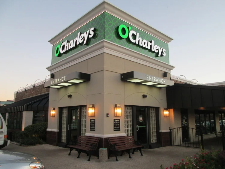 Walton+Signage_O'Charley's_3649+Airport+Road_Mobile_AL+(76).jpg