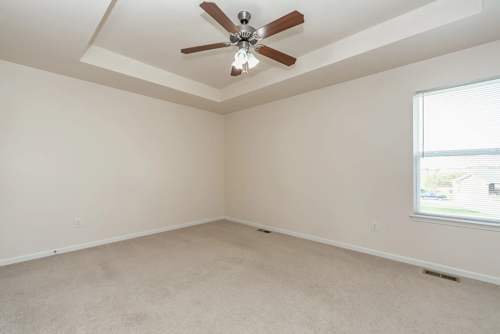 504 Fall Creek Dr - Web-122.JPG