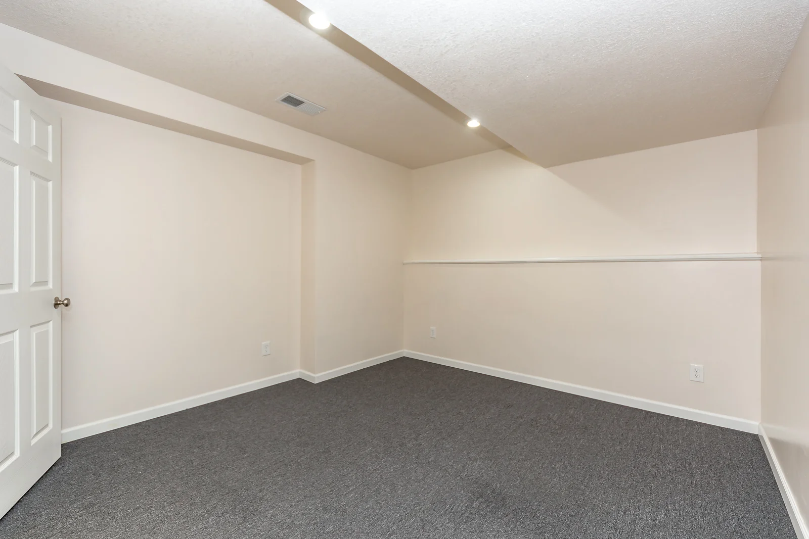 504 Fall Creek Dr - Web-129.JPG