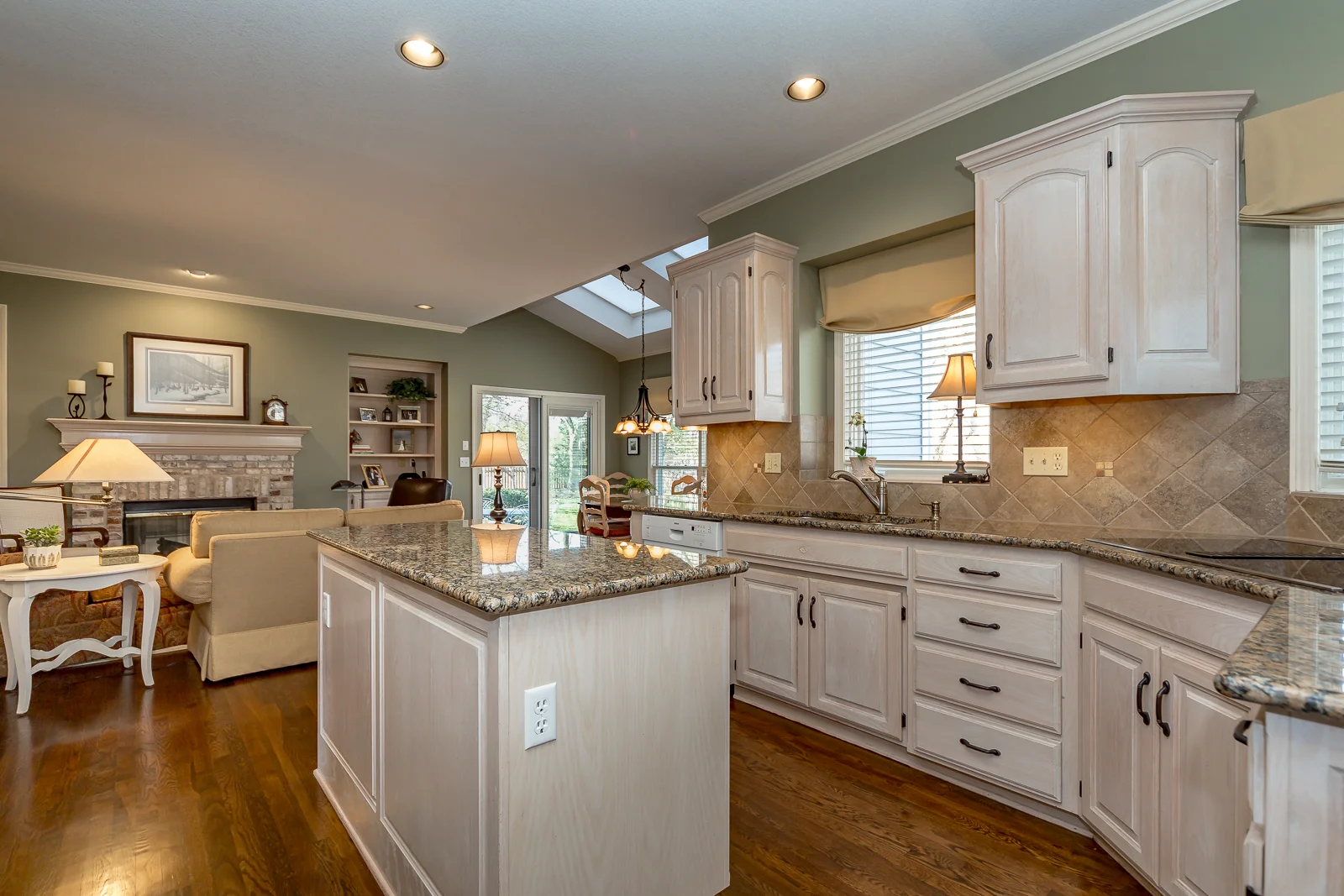 3753 W 132nd Terr - Web-126.jpg