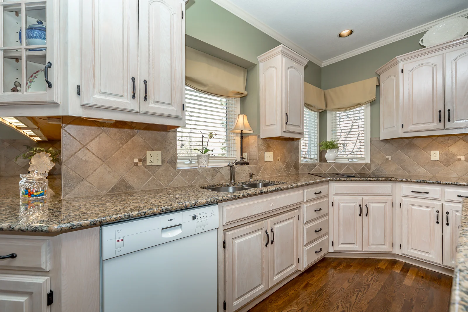 3753 W 132nd Terr - Web-128.jpg