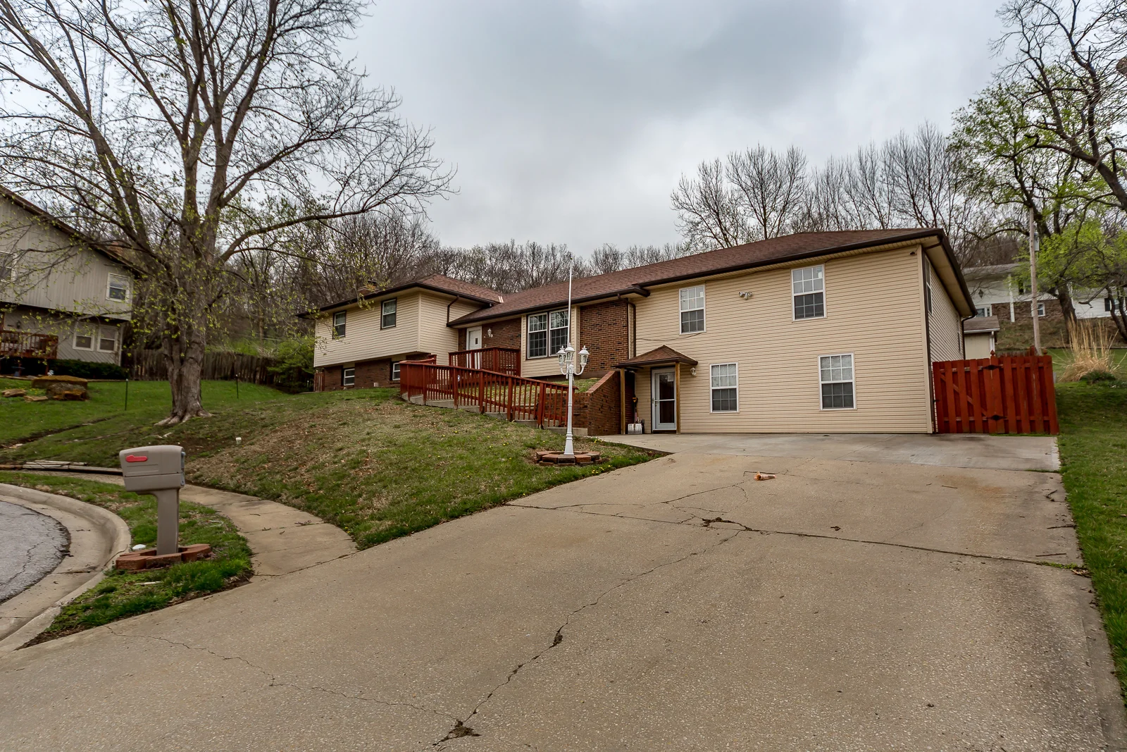 2127 Francis Ct - Web-101.jpg