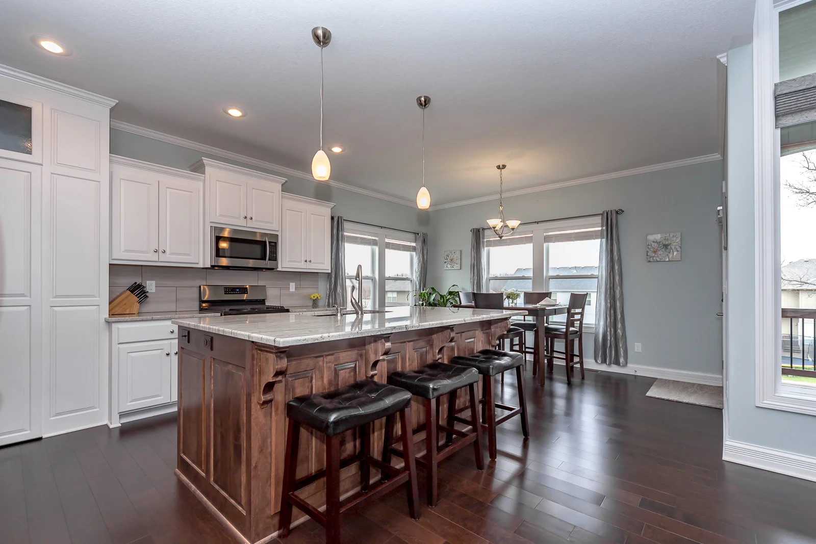 4400 N 111th St - Web-120.jpg