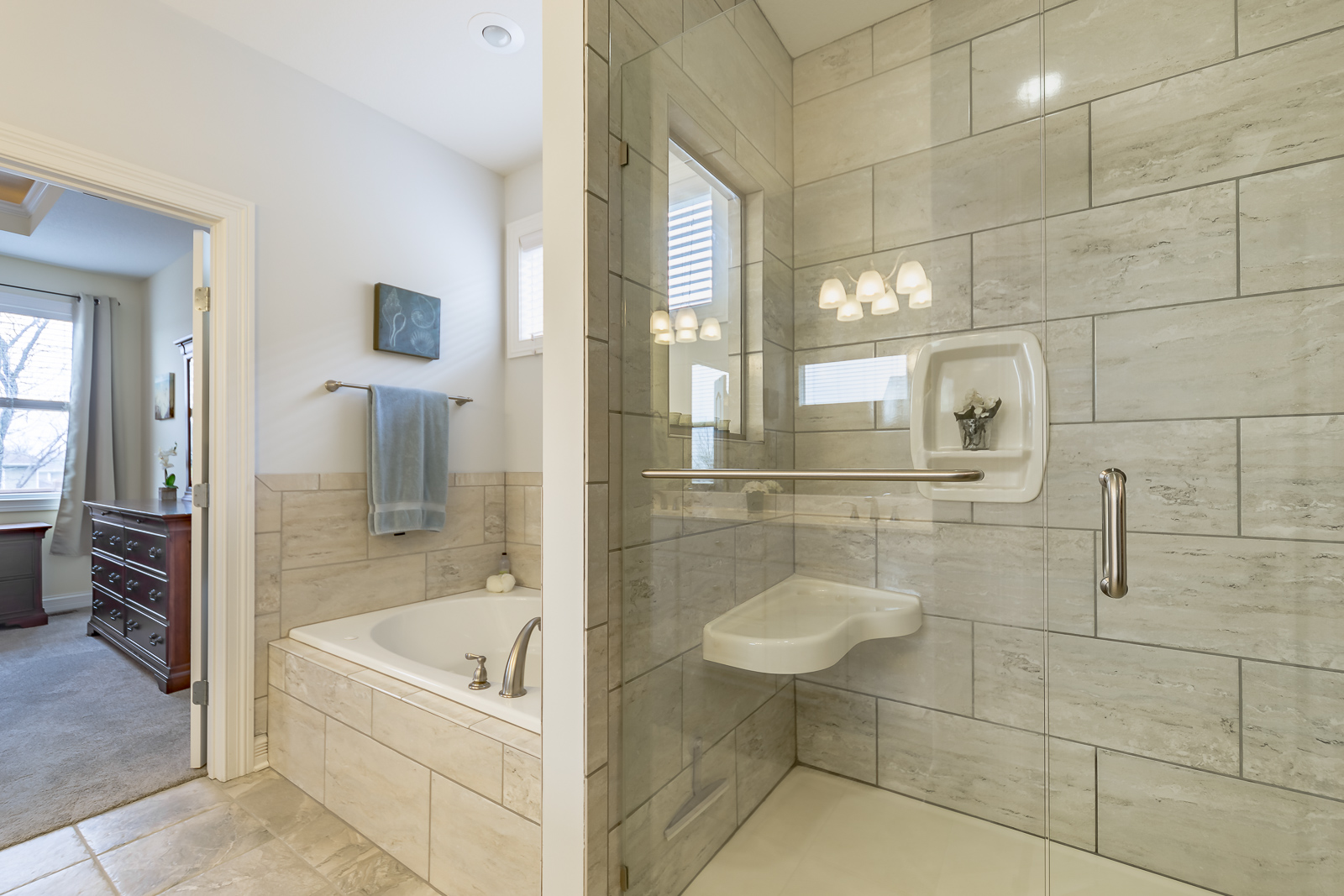 4400 N 111th St - Web-144.jpg