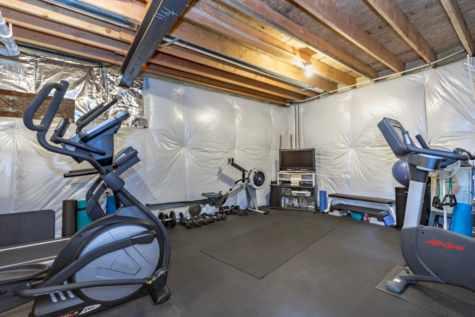 4400 N 111th St - Web-168.jpg
