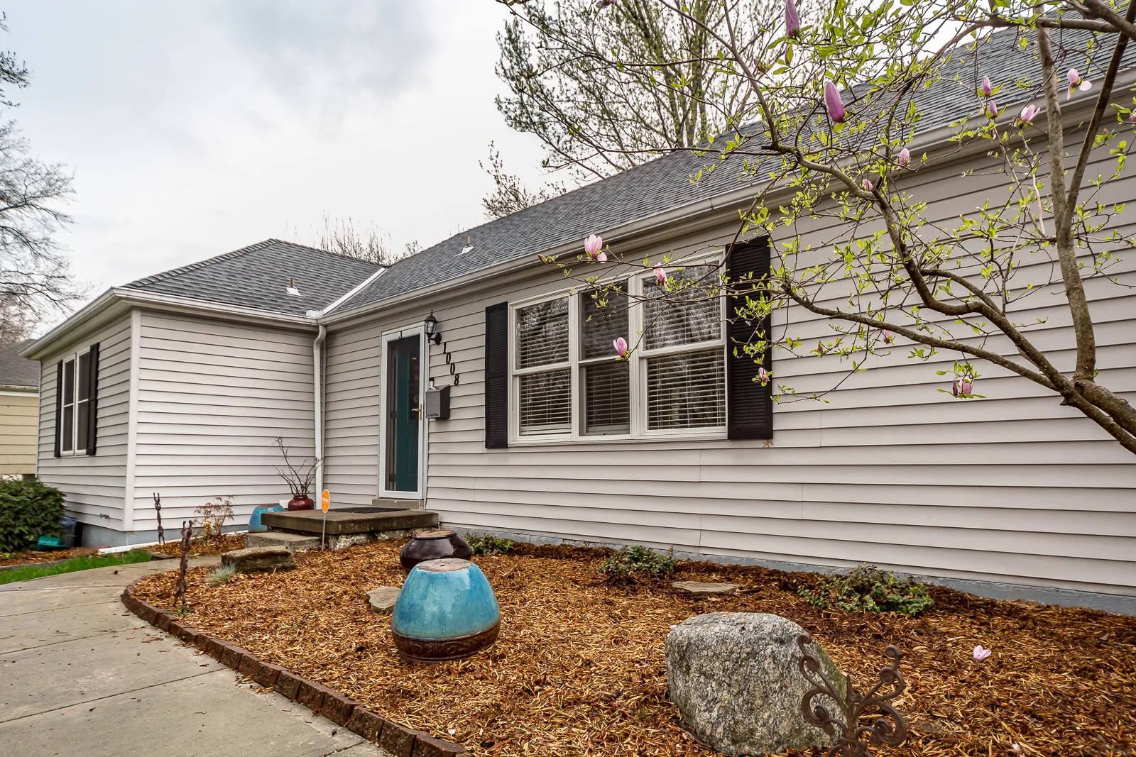 1008 W 97th ST - Web-105.jpg