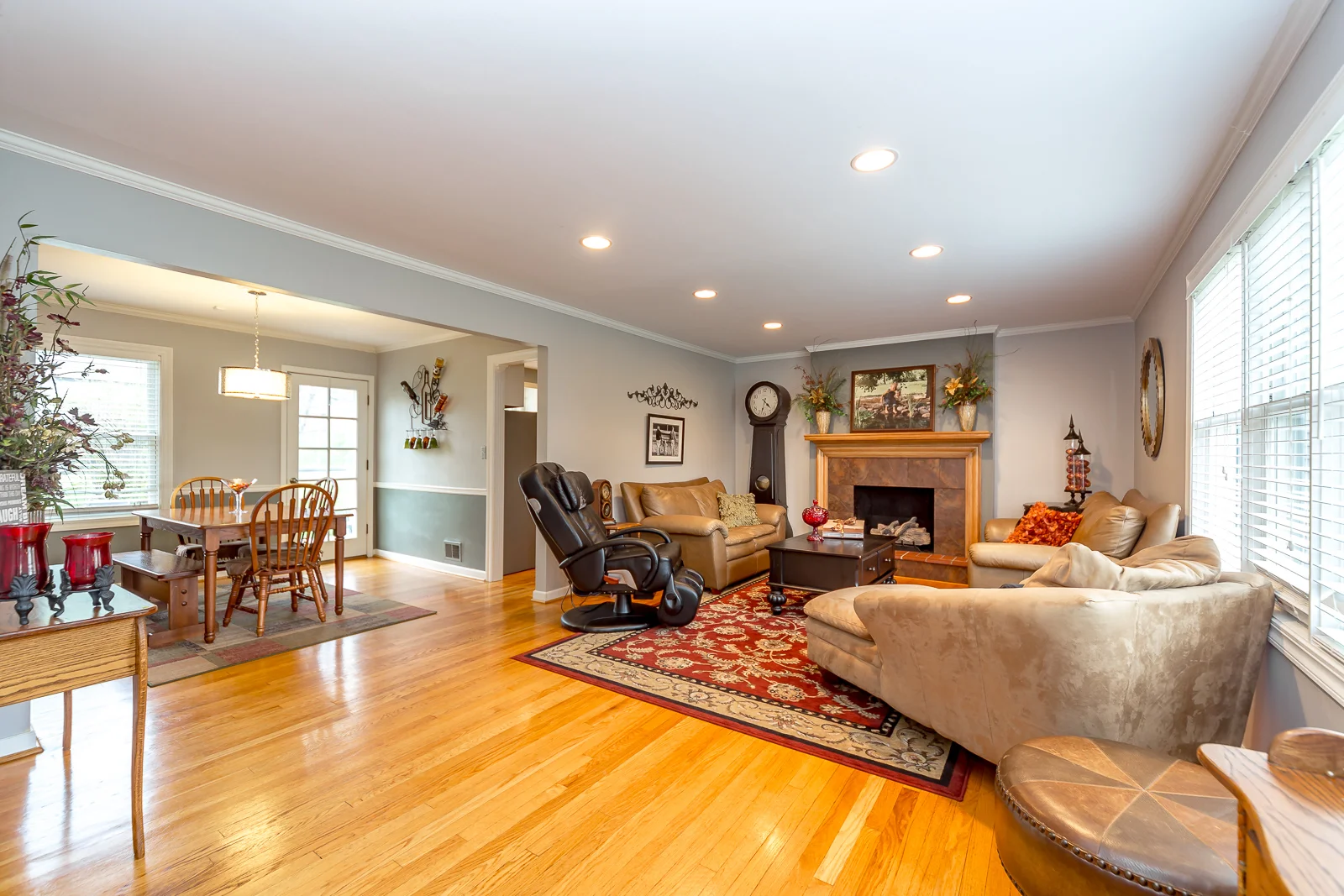 1008 W 97th ST - Web-106.jpg