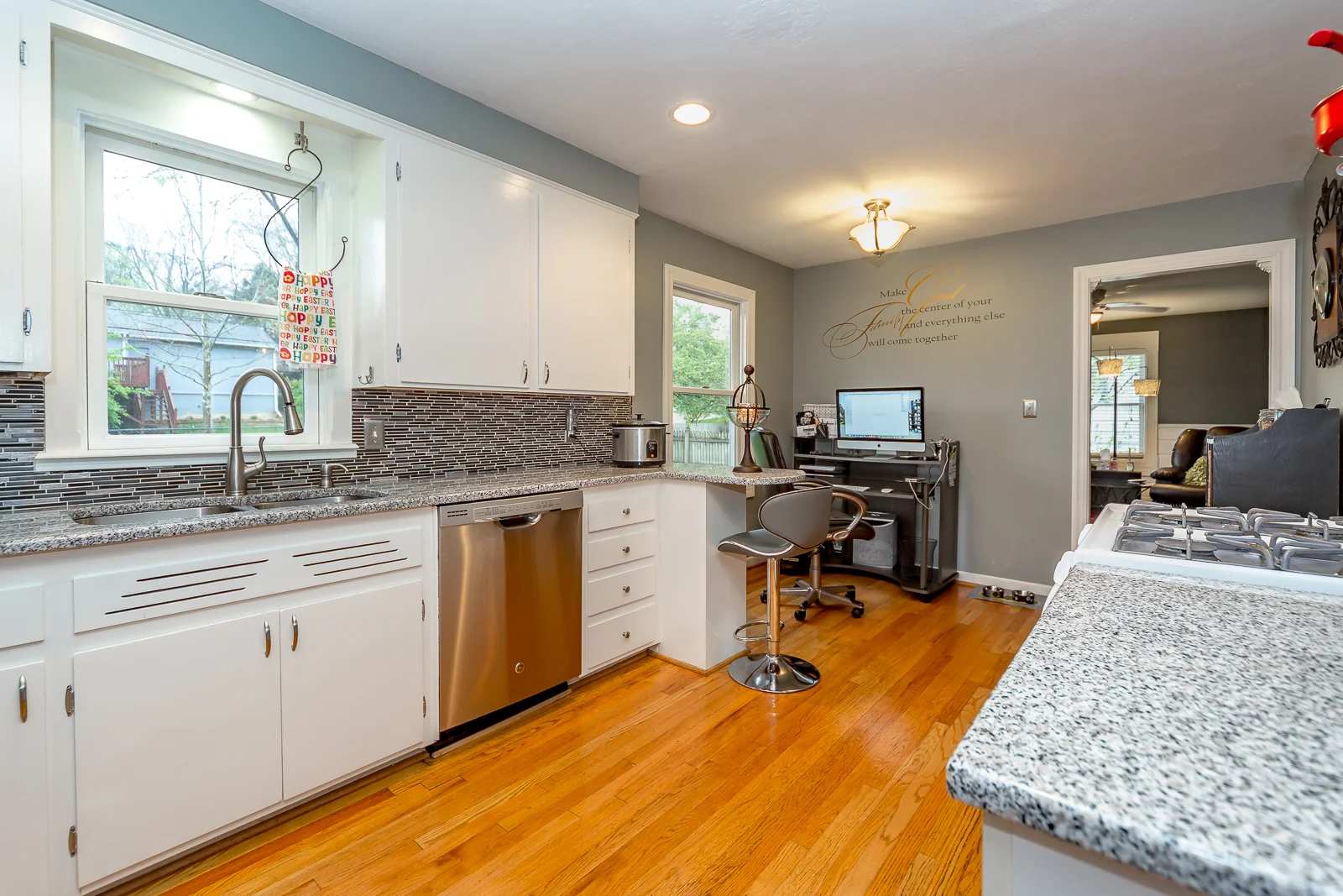 1008 W 97th ST - Web-116.jpg