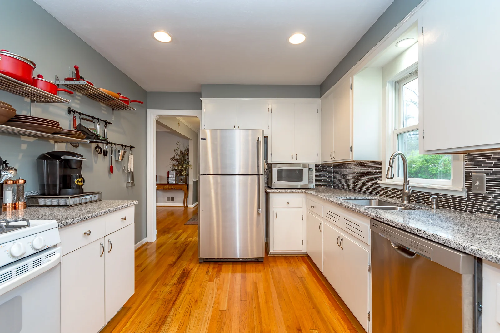 1008 W 97th ST - Web-118.jpg