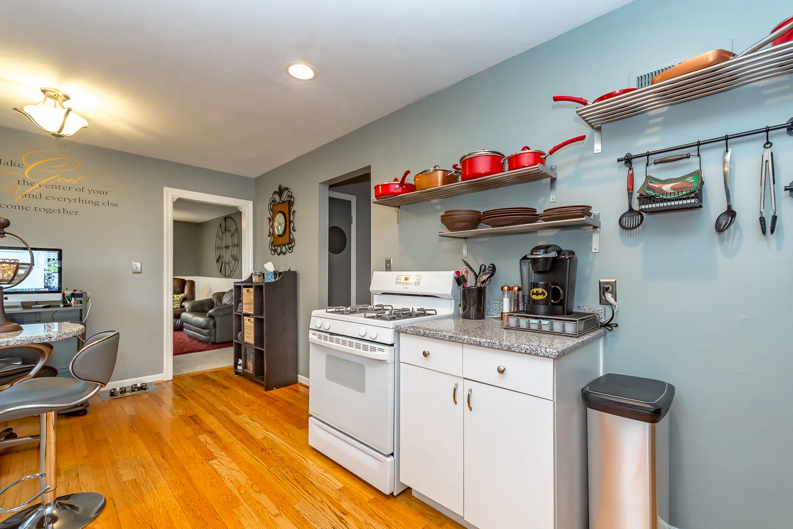 1008 W 97th ST - Web-119.jpg