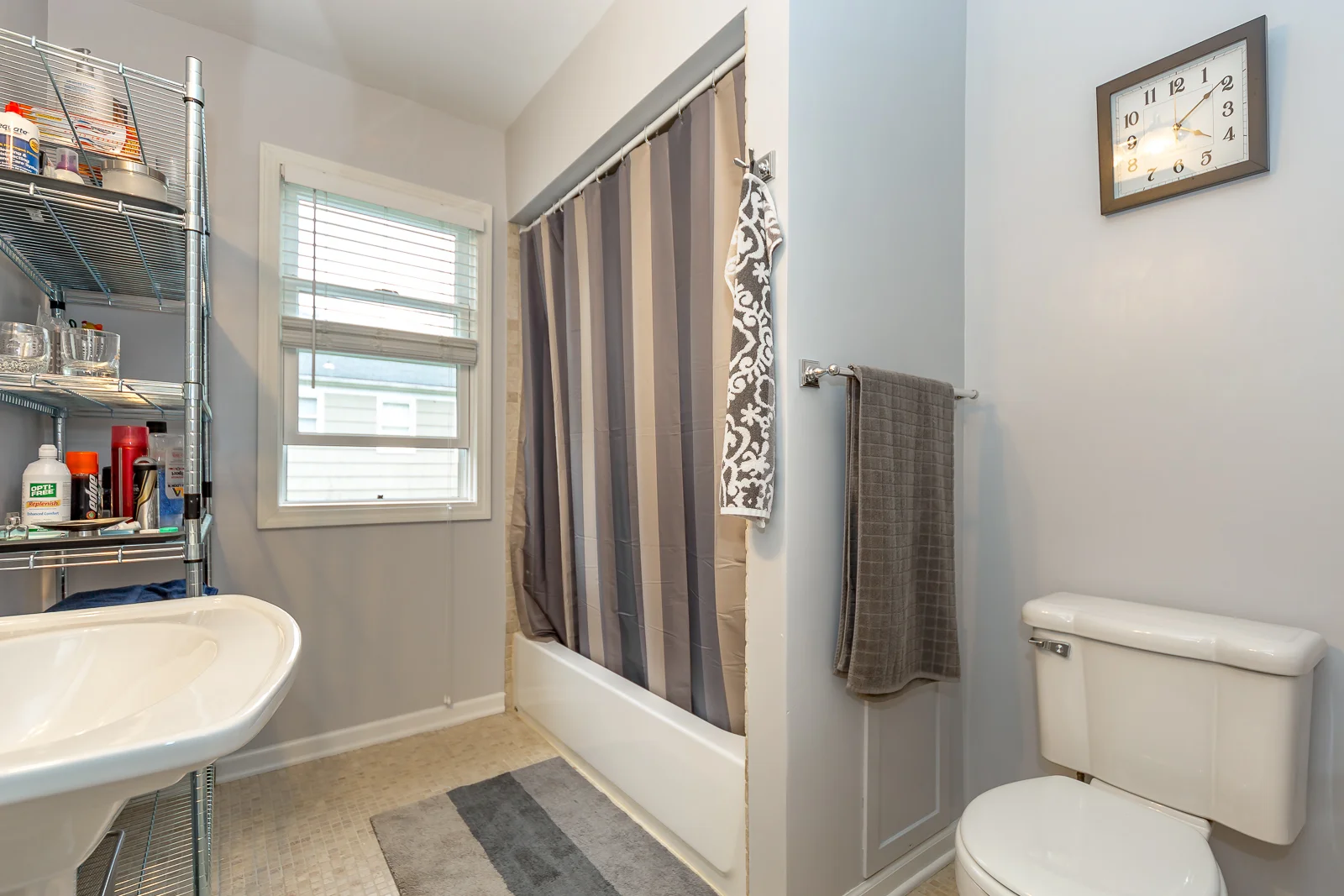 1008 W 97th ST - Web-129.jpg