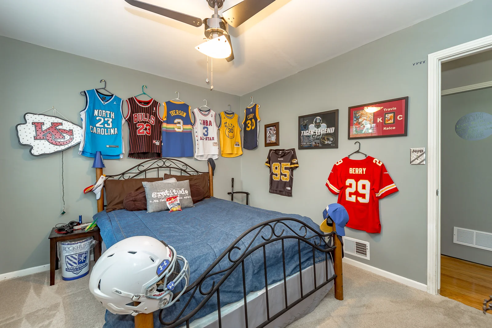 1008 W 97th ST - Web-128.jpg