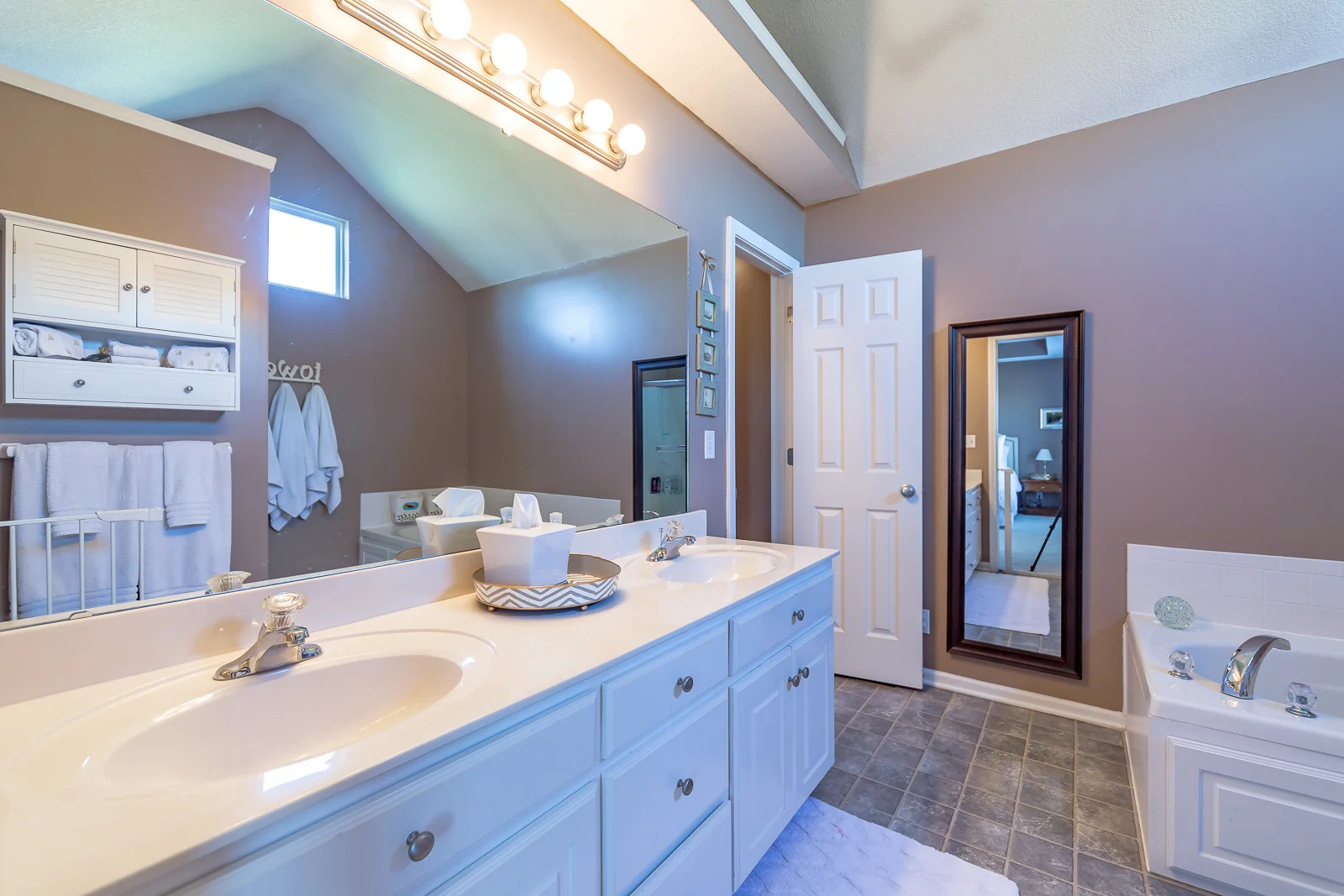 11556 S Monroe St - Web-126.jpg
