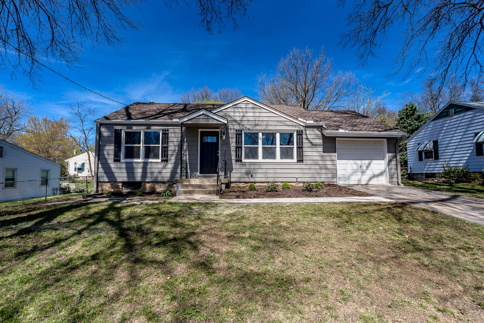 10314 W 61st St - Web-101.jpg