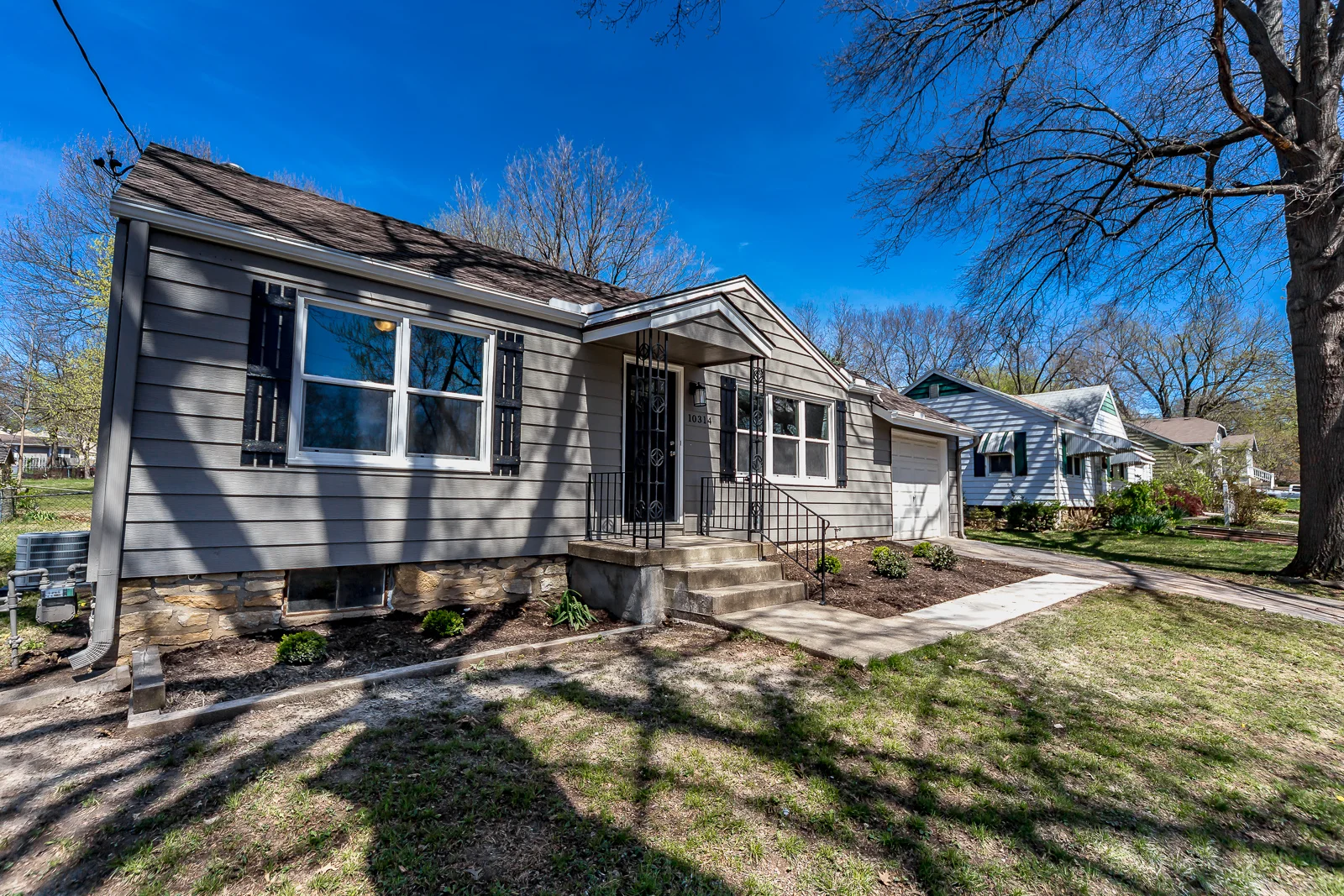 10314 W 61st St - Web-102.jpg