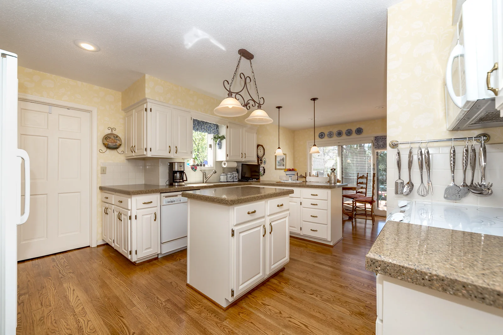 4809 W 121st St - Web-111.jpg