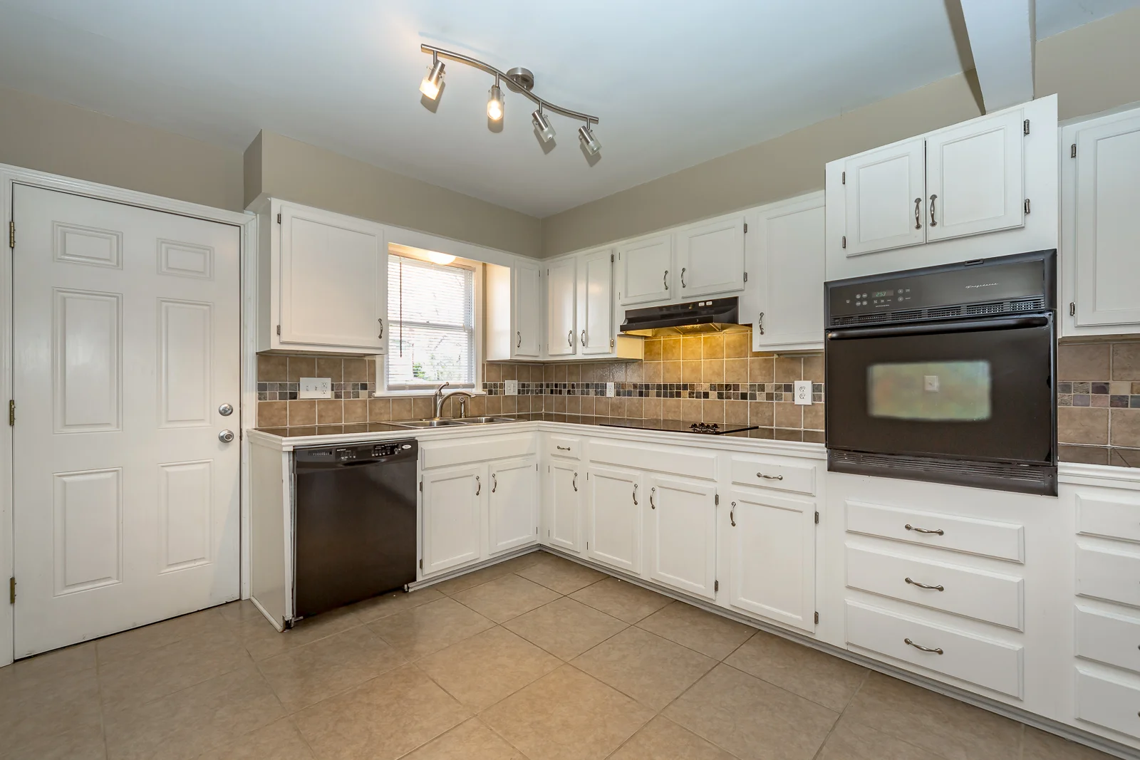 13240 Herrick Ave - Web-112.jpg