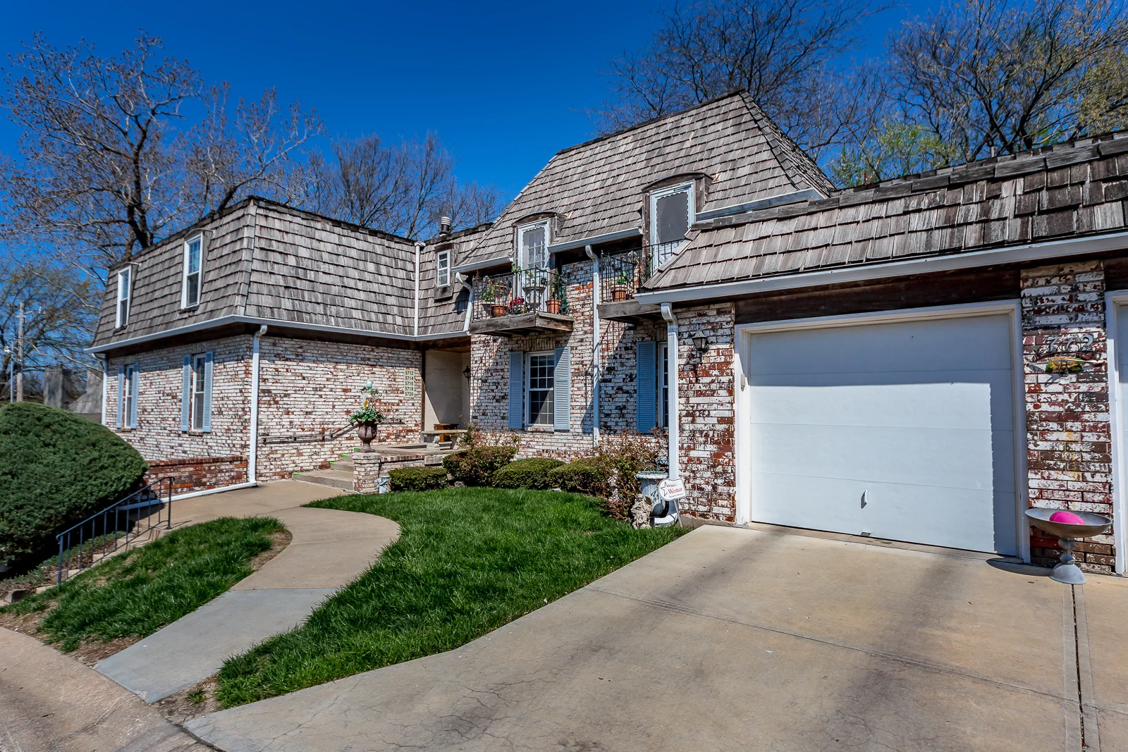 5712 Metcalf Ave - Web-101.jpg