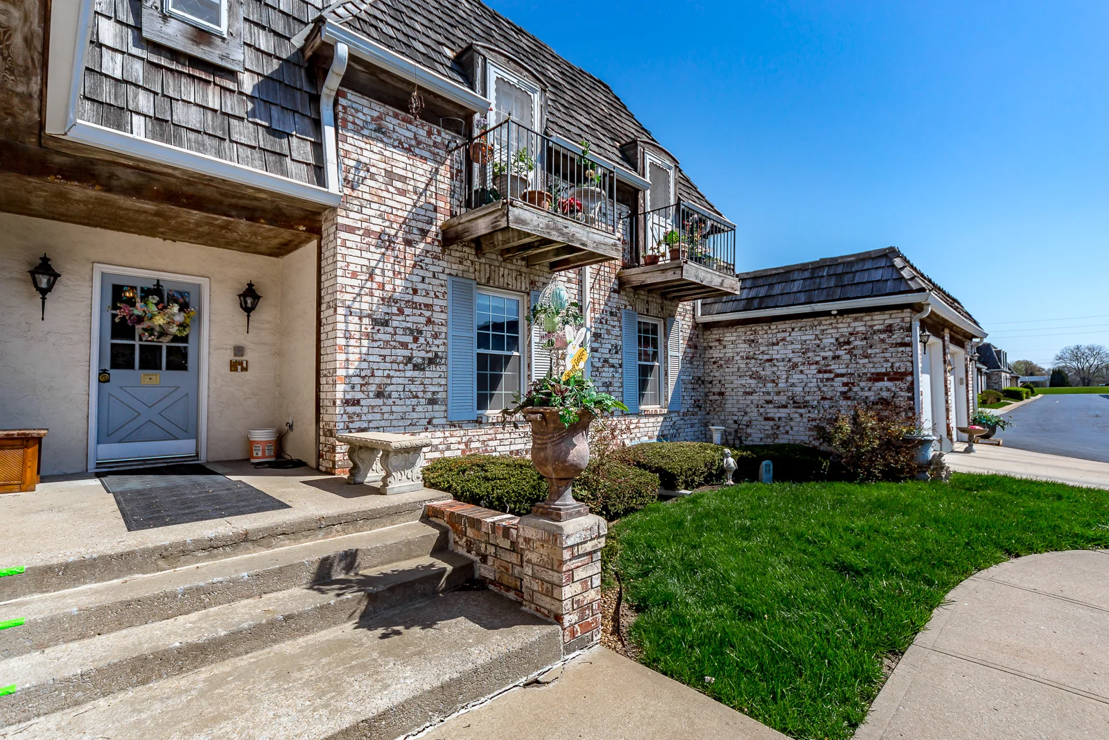 5712 Metcalf Ave - Web-102.jpg