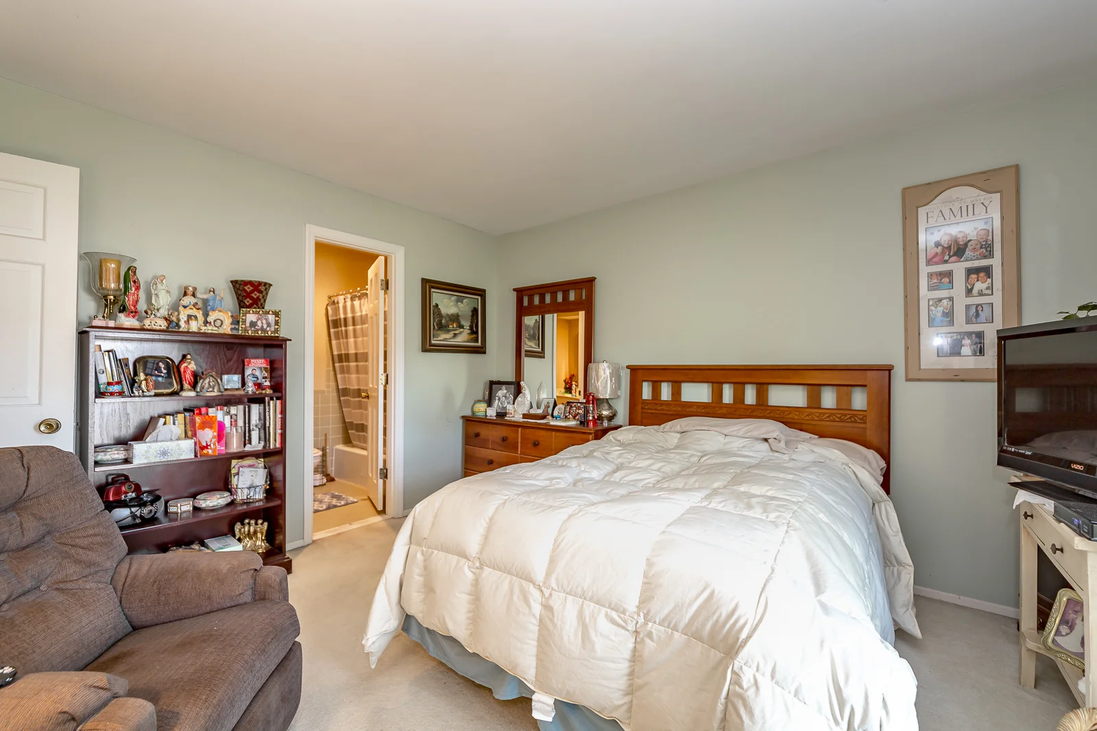 5712 Metcalf Ave - Web-125.jpg
