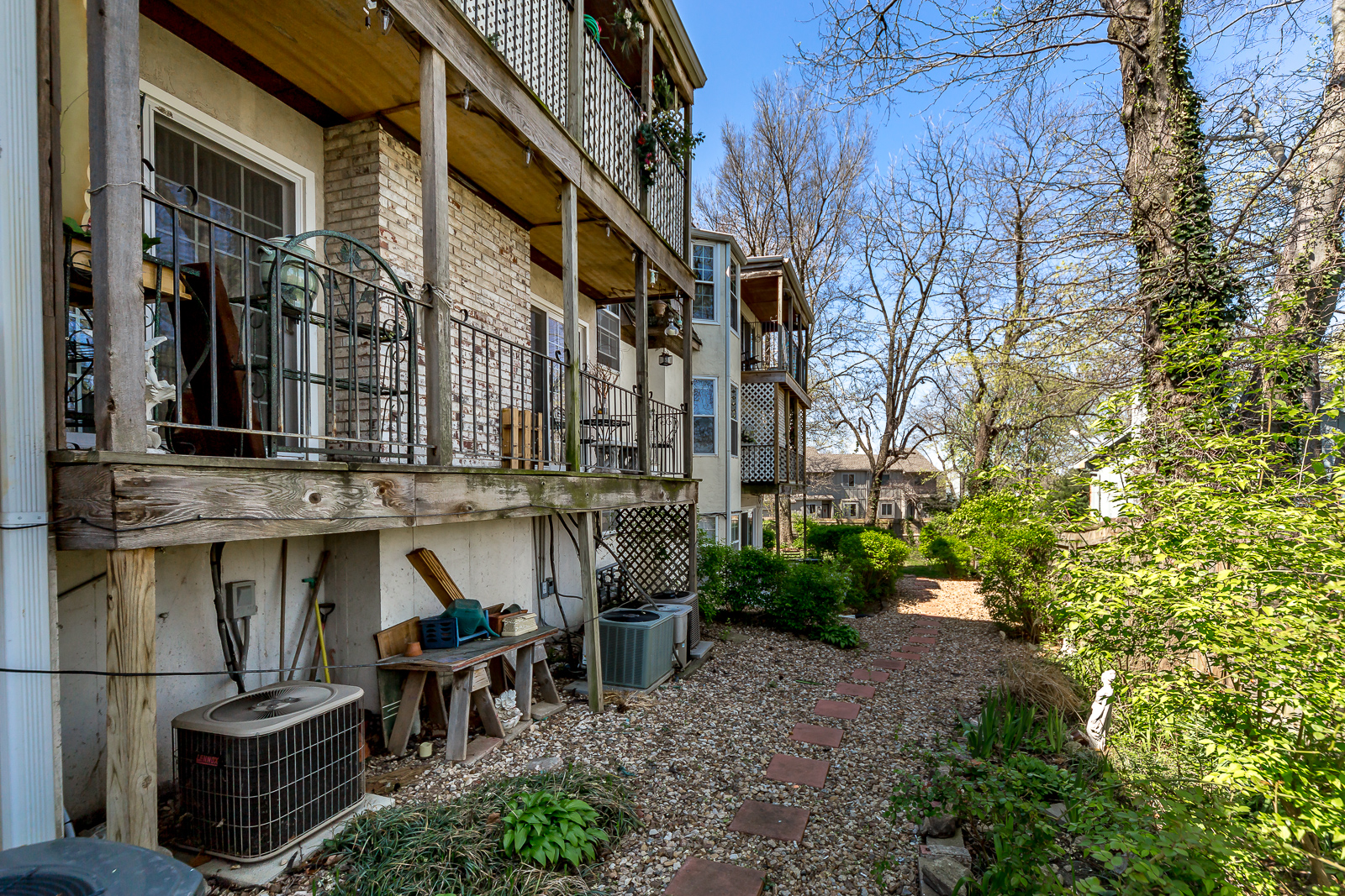 5712 Metcalf Ave - Web-130.jpg