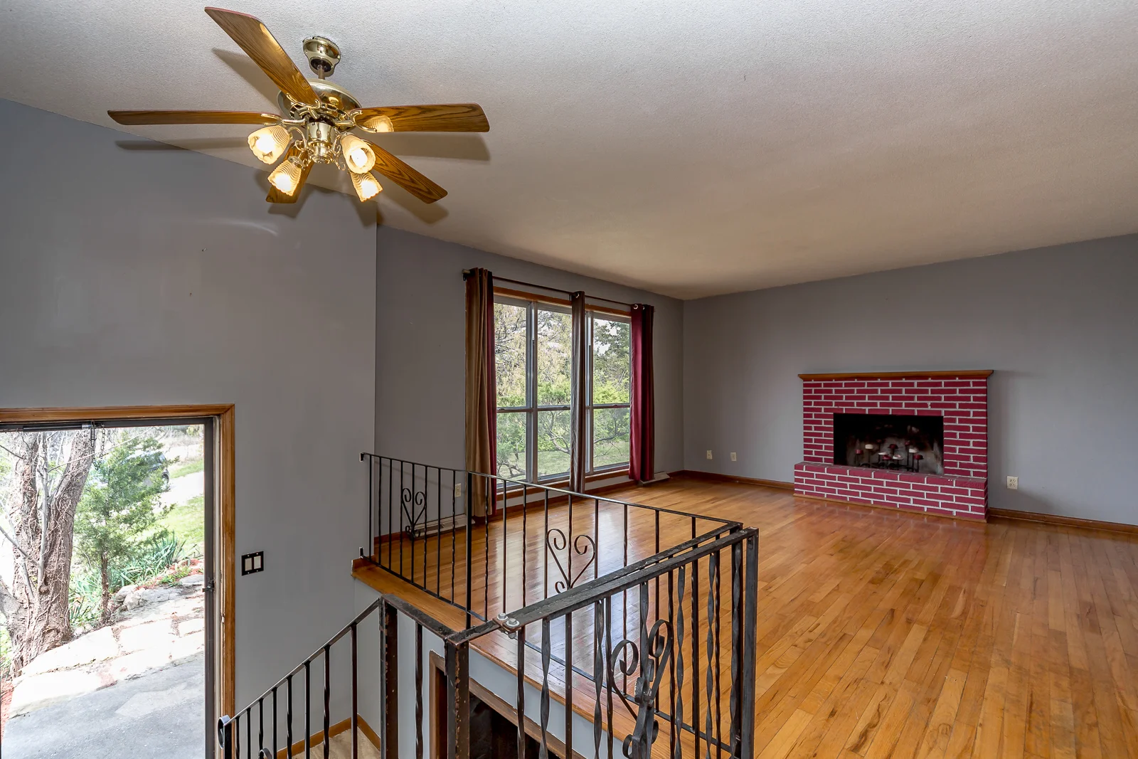 28365 W 83rd St - Web-106.jpg