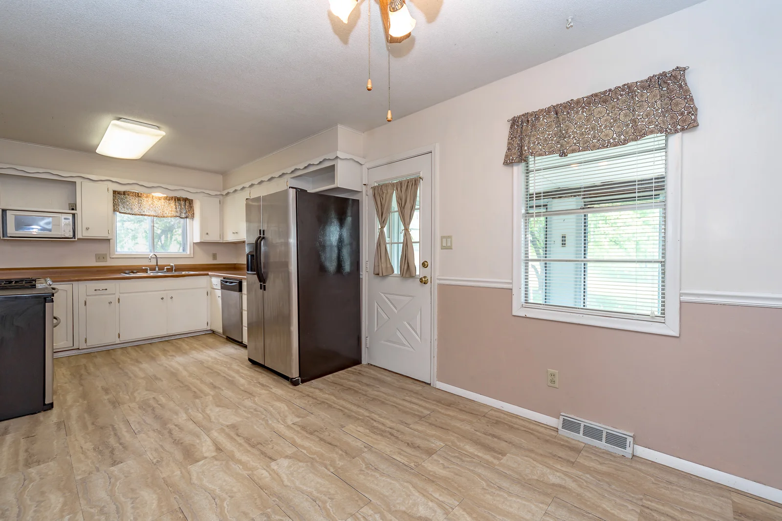 28365 W 83rd St - Web-111.jpg