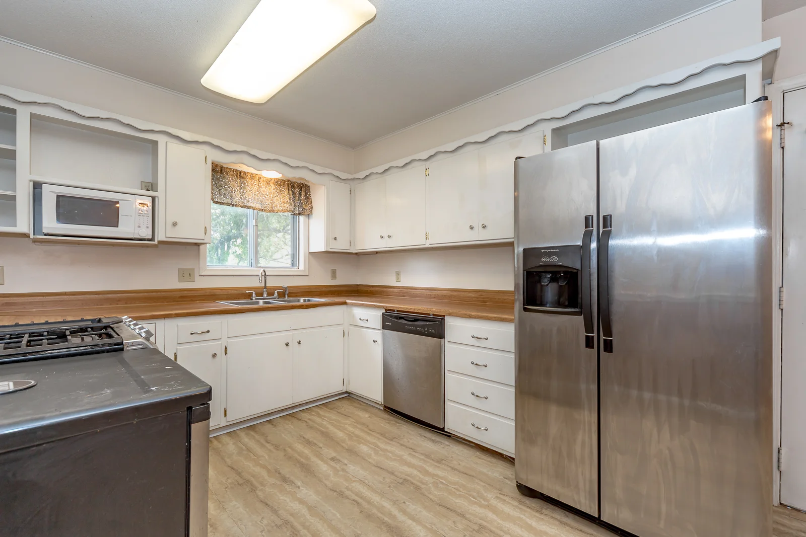 28365 W 83rd St - Web-115.jpg