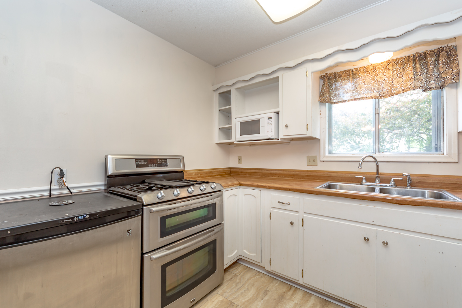 28365 W 83rd St - Web-116.jpg