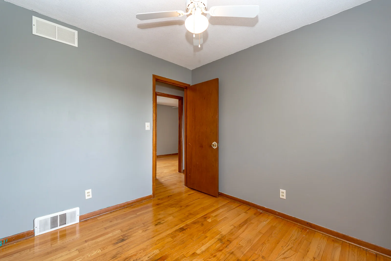 28365 W 83rd St - Web-122.jpg
