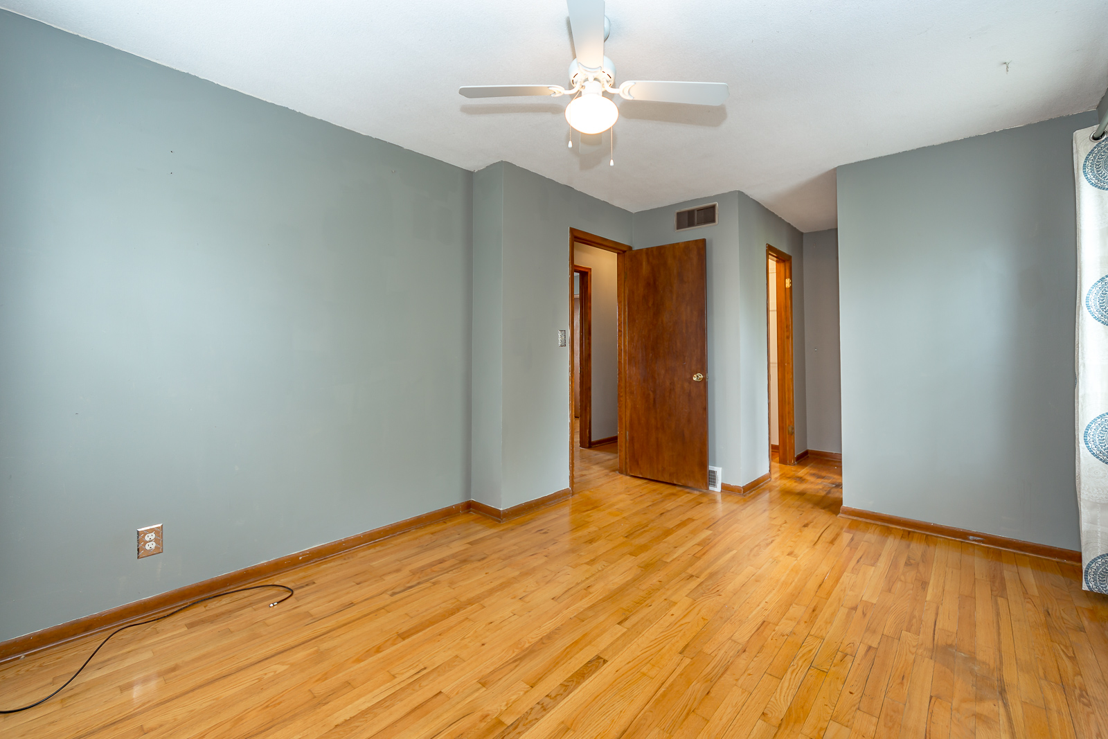 28365 W 83rd St - Web-127.jpg