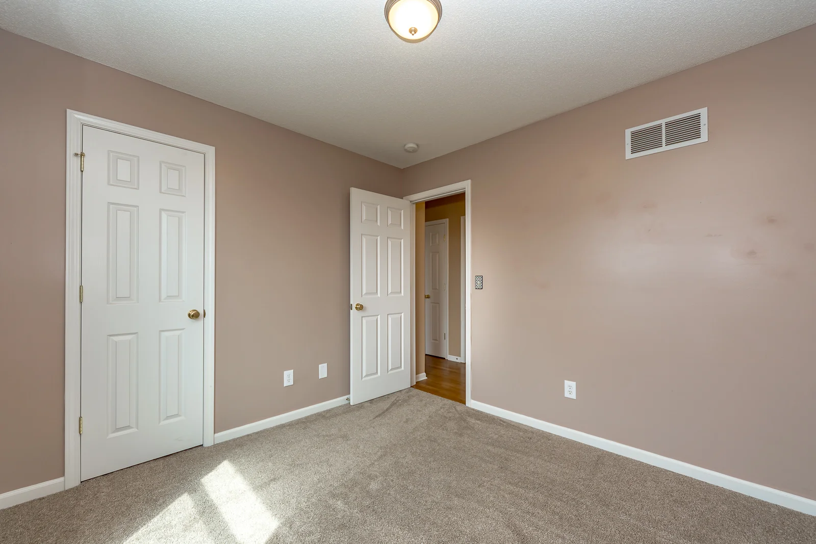 618 S Walnut - web-119.jpg